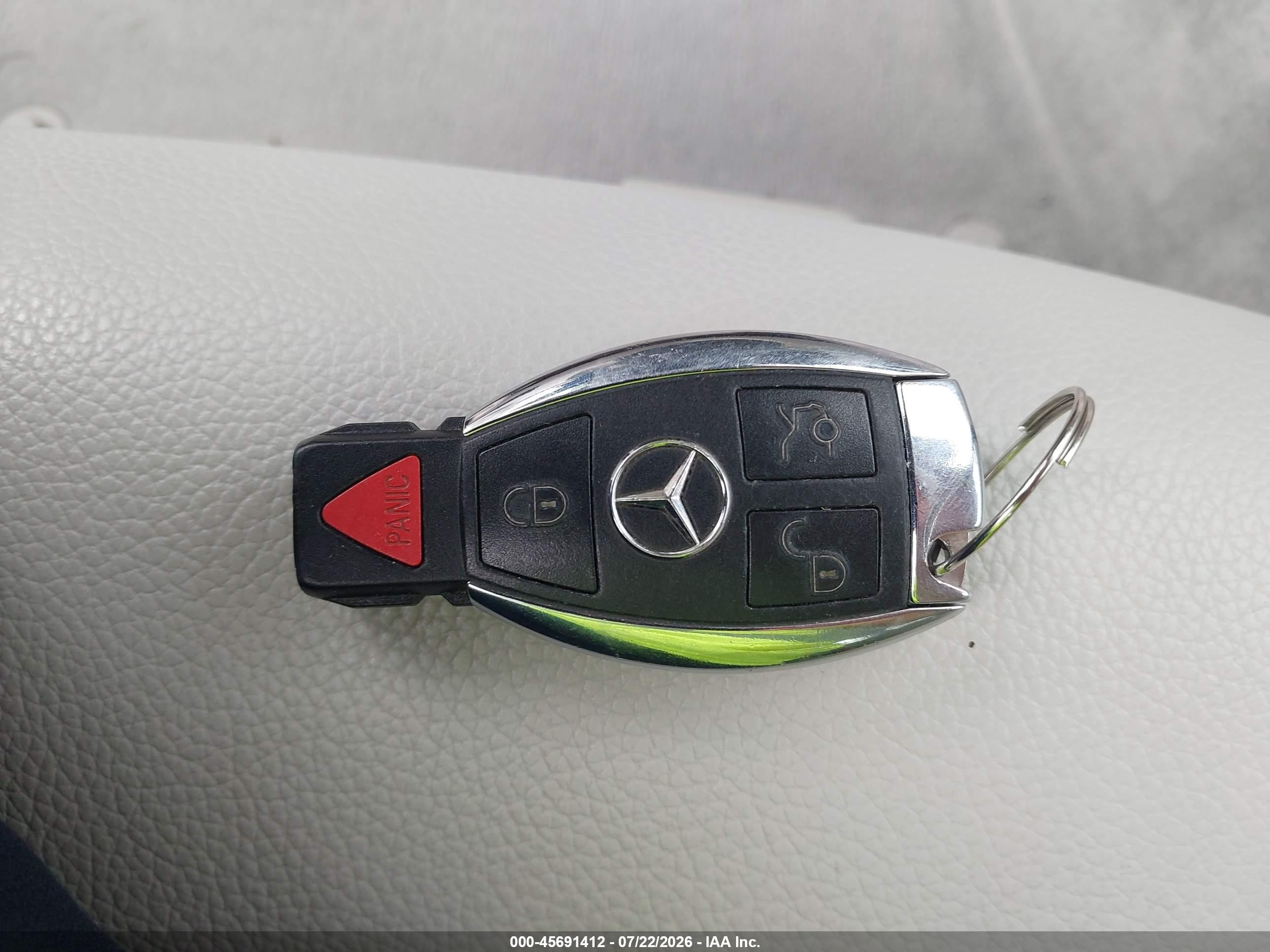 2014 Mercedes-benz E 350   Blue vin: WDDHF5KB5EA885364