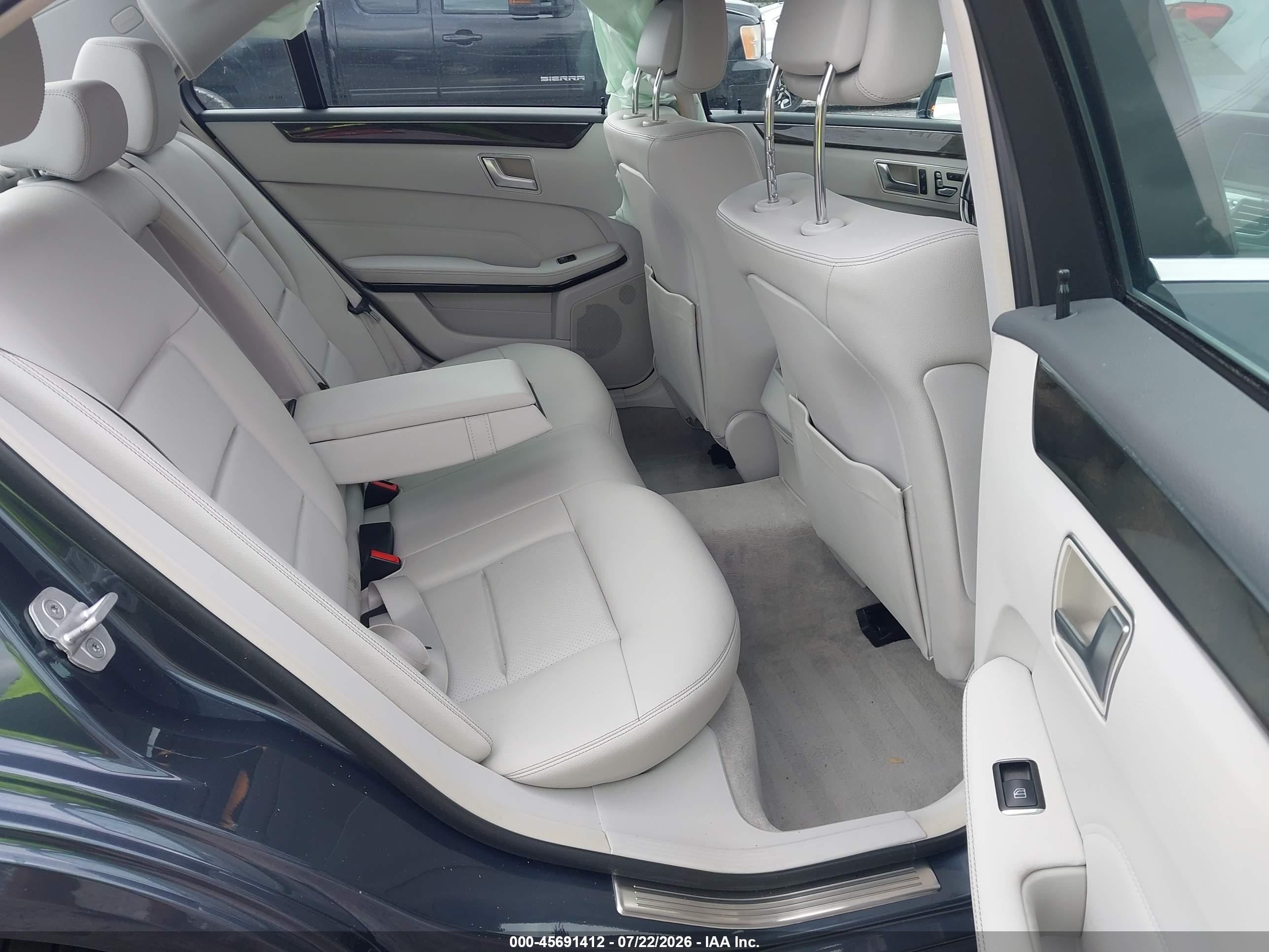 2014 Mercedes-benz E 350   Blue vin: WDDHF5KB5EA885364