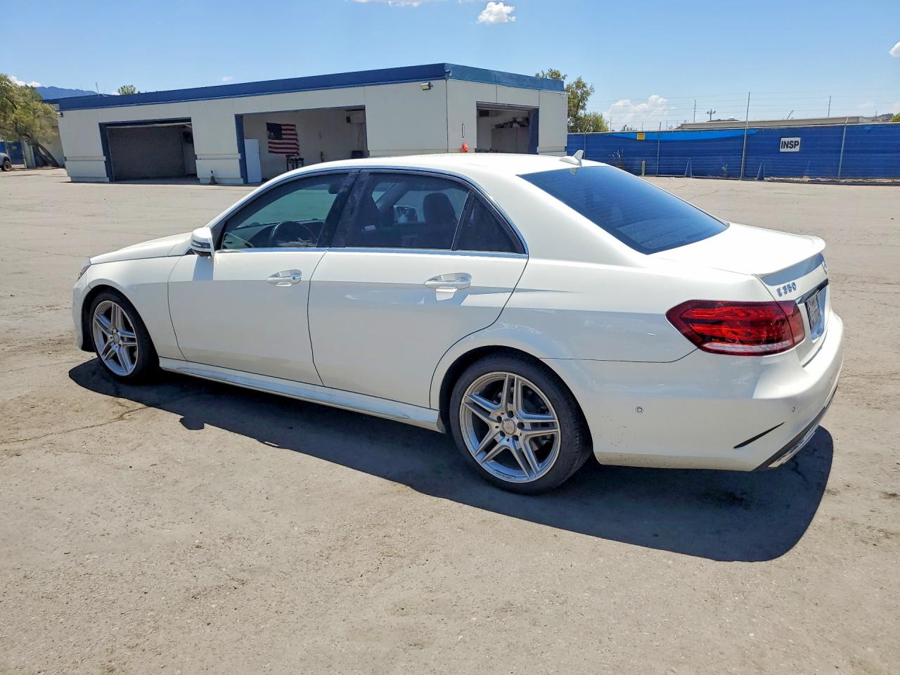 2014 Mercedes-benz E 350 White vin: WDDHF5KB5EA912319