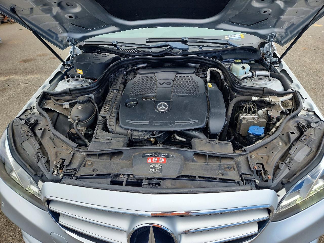 2014 Mercedes-benz E 350 Silver vin: WDDHF5KB5EA913986