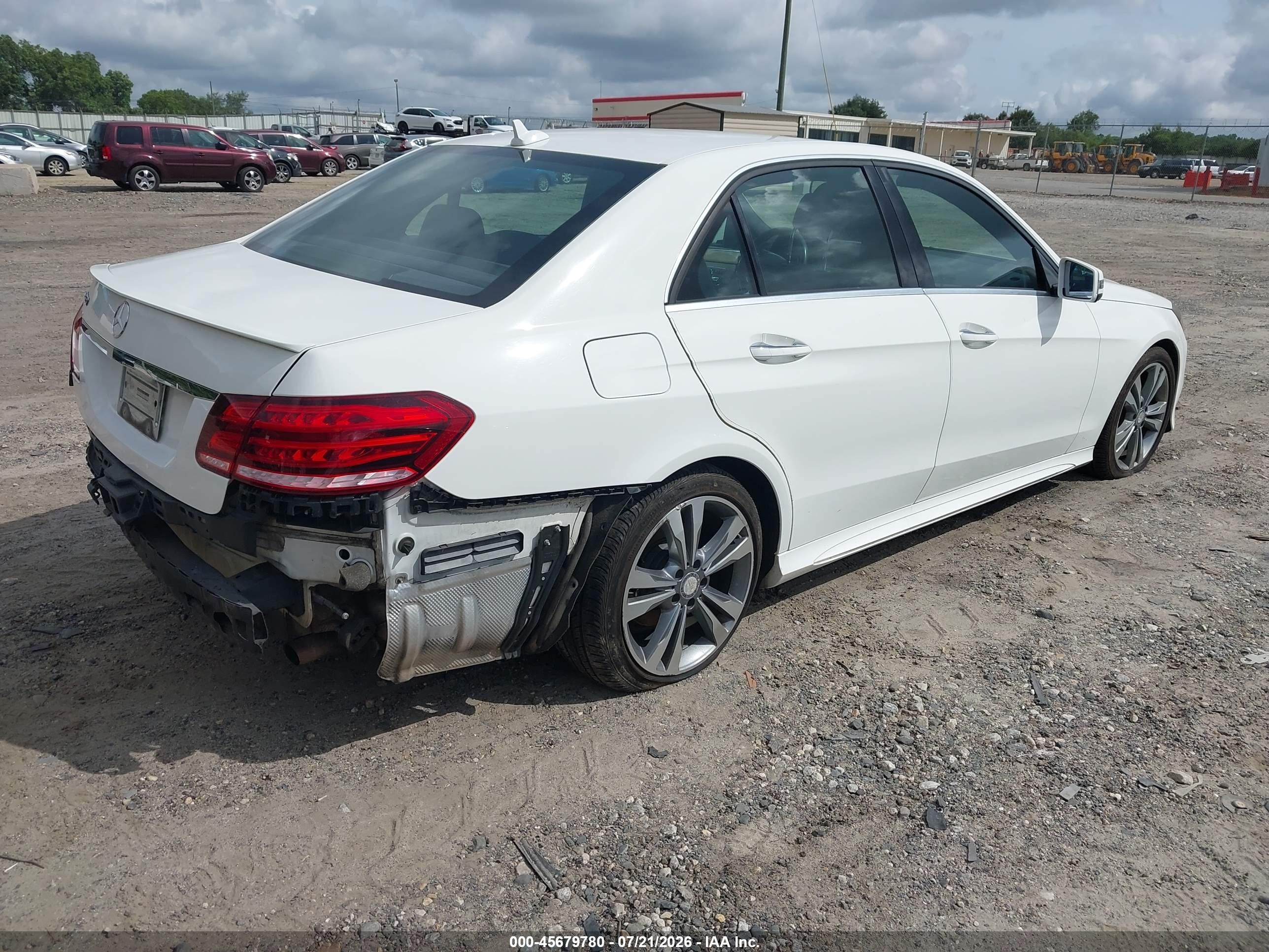 2014 Mercedes-benz E 350   White vin: WDDHF5KB5EB001515