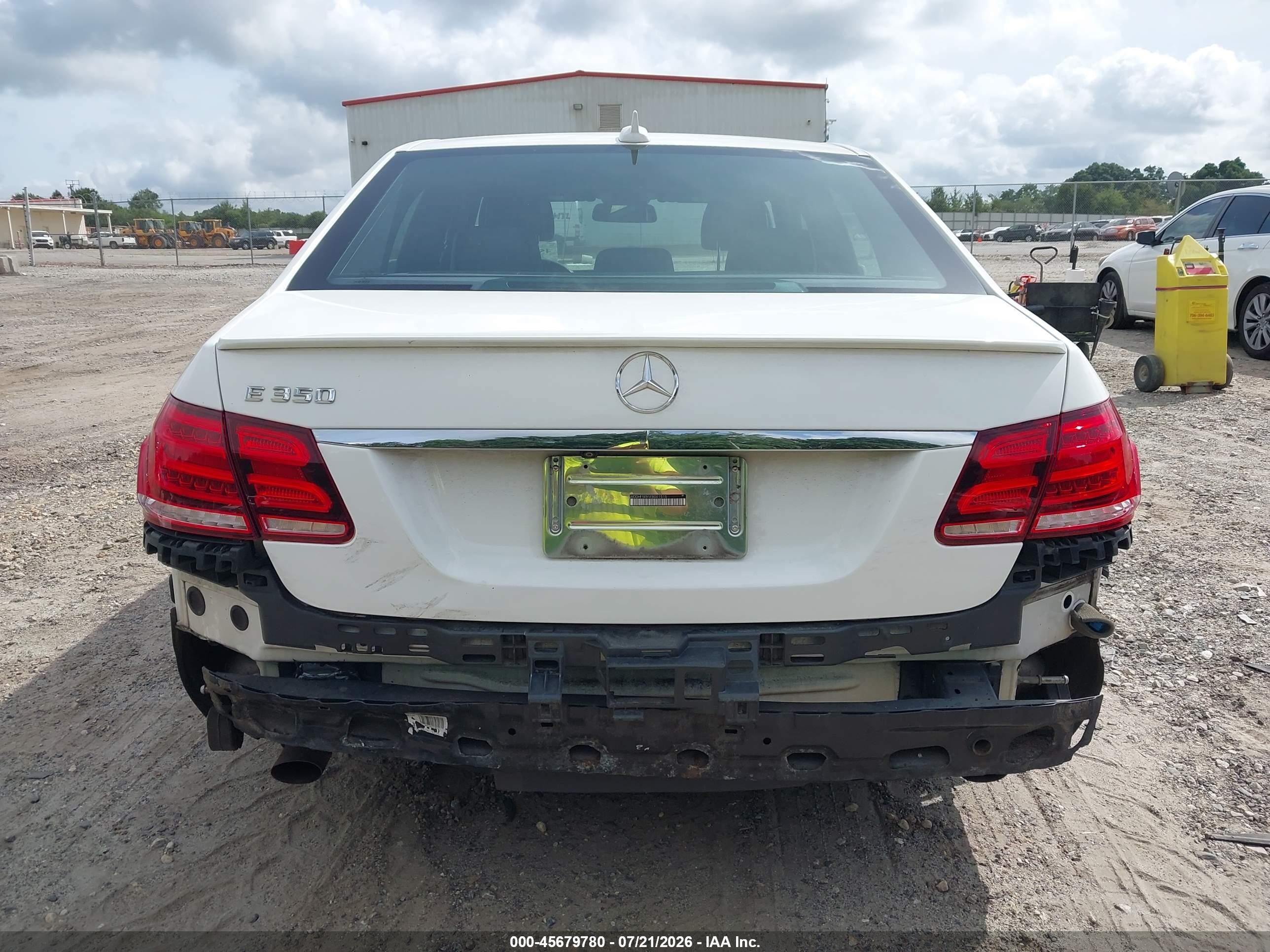 2014 Mercedes-benz E 350   White vin: WDDHF5KB5EB001515