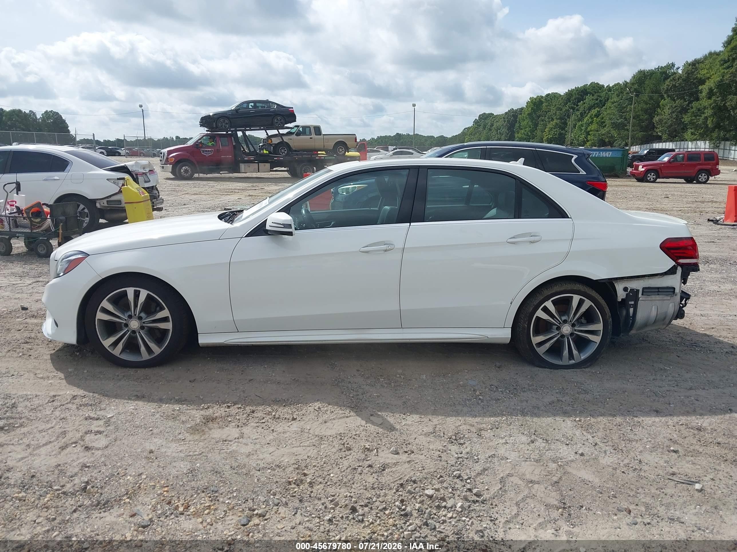 2014 Mercedes-benz E 350   White vin: WDDHF5KB5EB001515