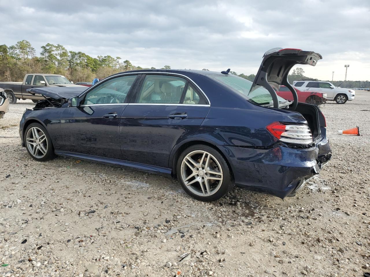 2015 Mercedes-benz E 350 Blue vin: WDDHF5KB5FB085515