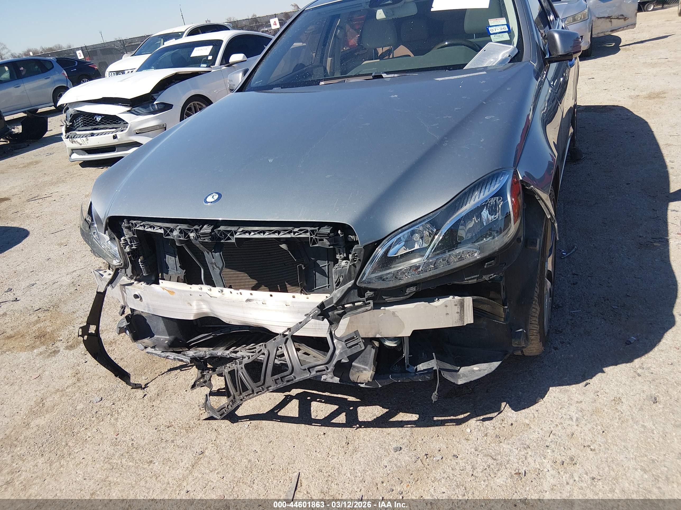 2015 Mercedes-benz E 350   Серый vin: WDDHF5KB5FB130324