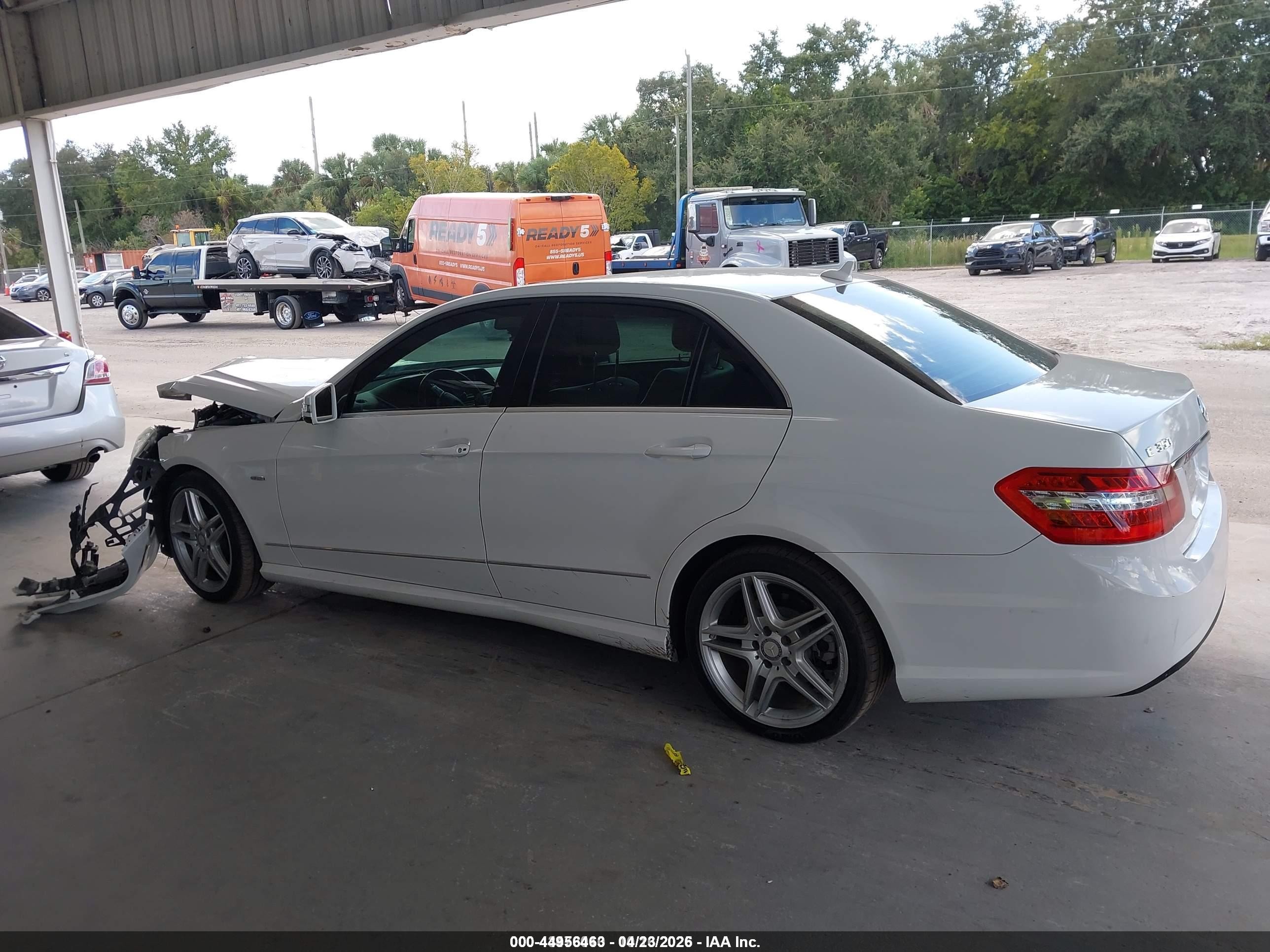 2012 Mercedes-benz E 350   White vin: WDDHF5KB6CA580419