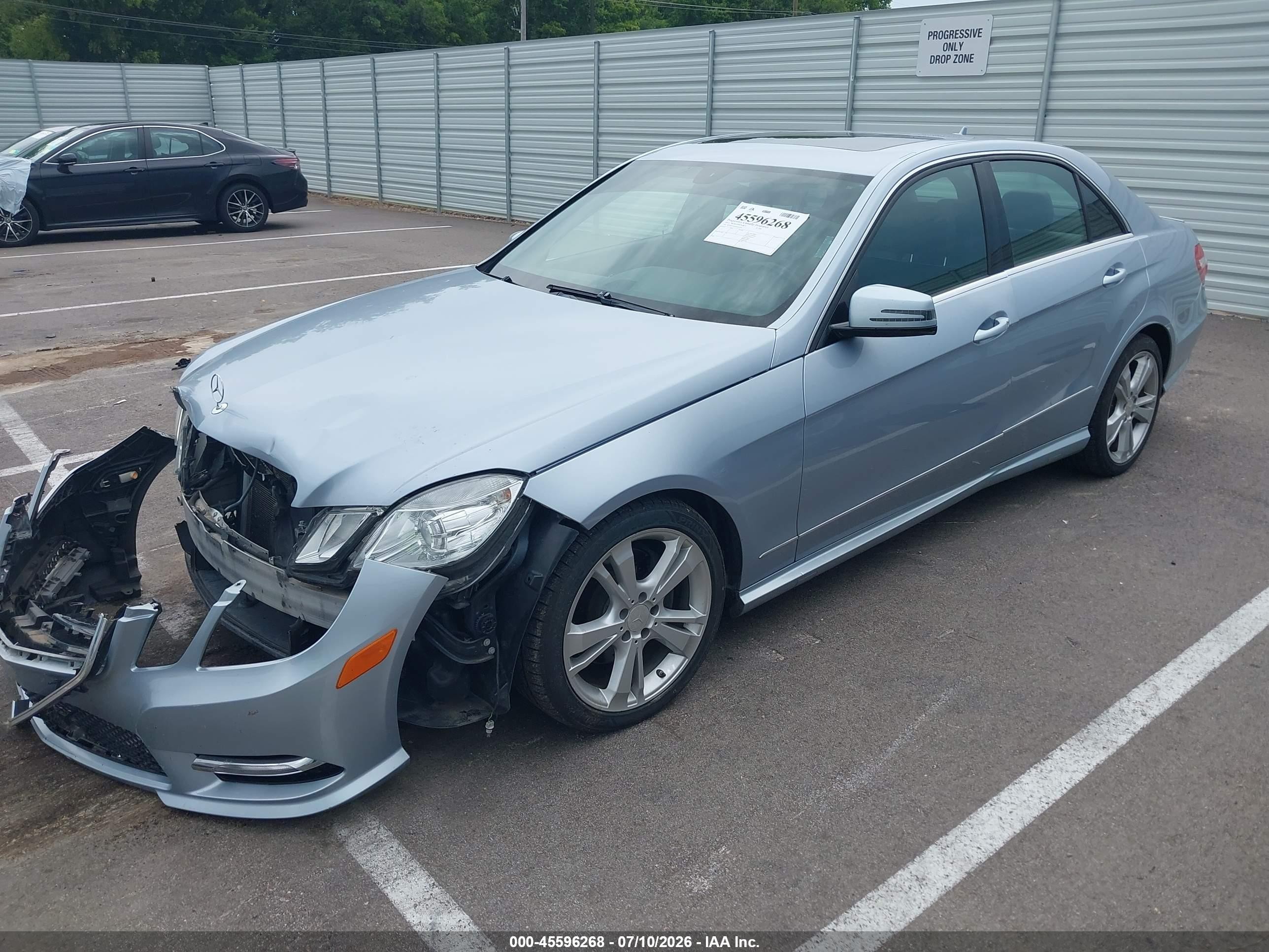 2013 Mercedes-benz E 350   Blue vin: WDDHF5KB6DA661597