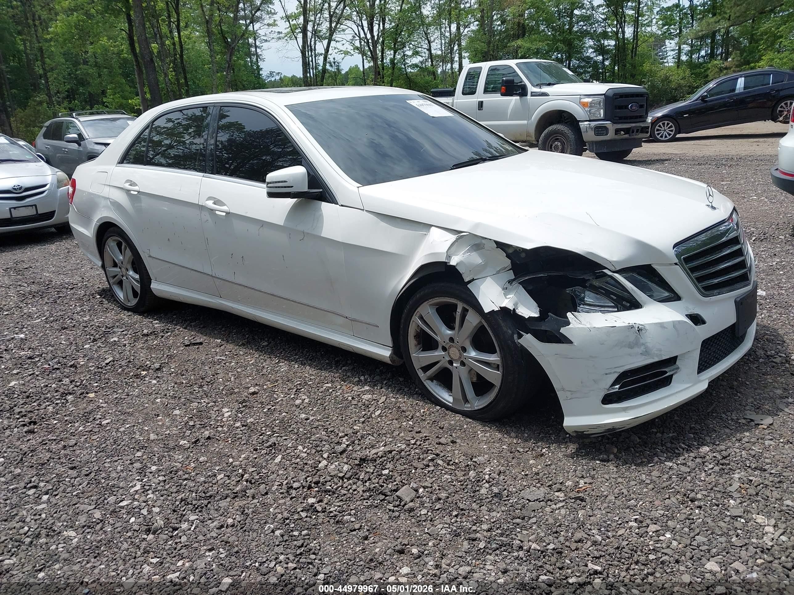 2013 Mercedes-benz E 350   White vin: WDDHF5KB6DA720325