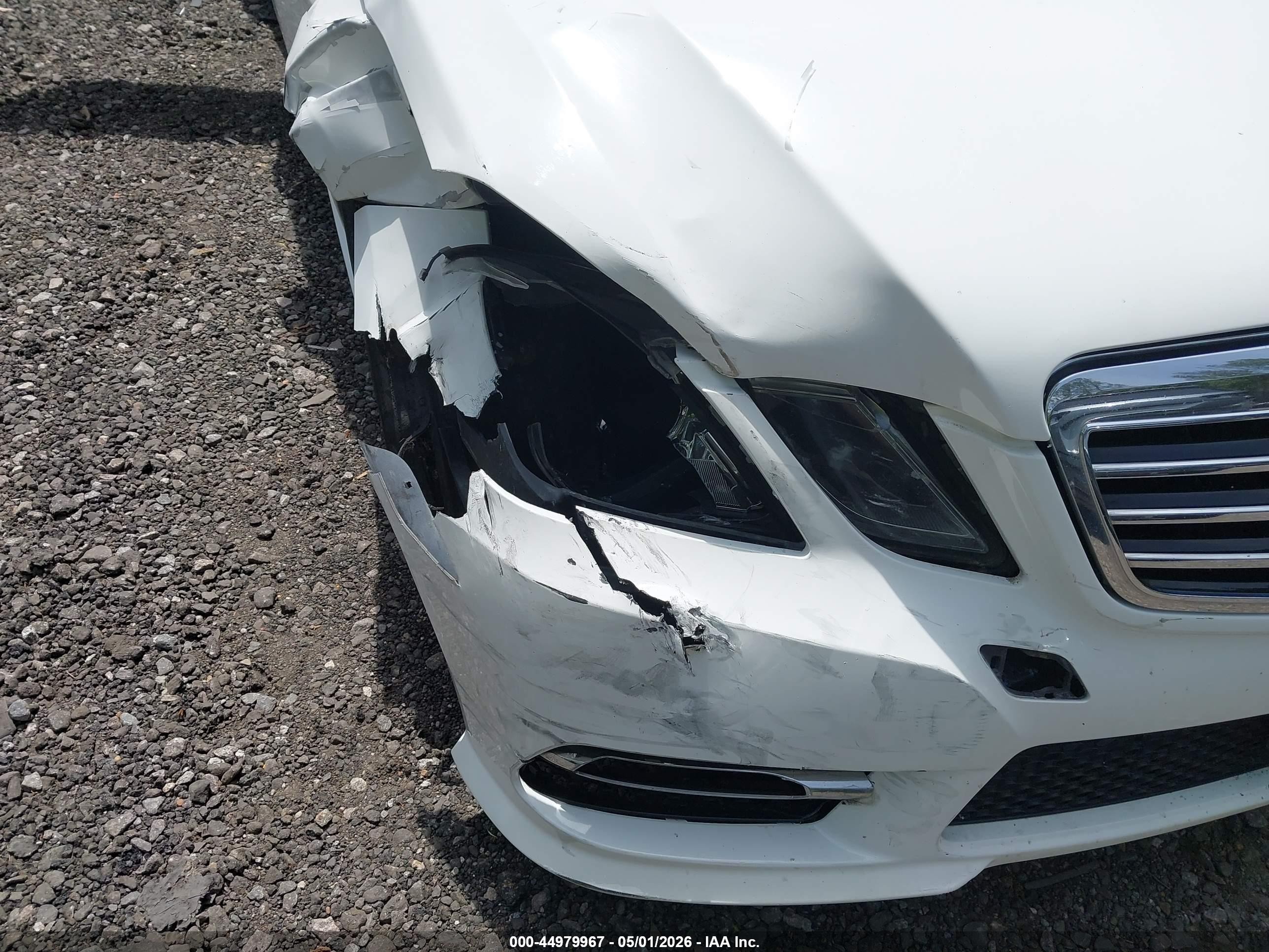 2013 Mercedes-benz E 350   White vin: WDDHF5KB6DA720325