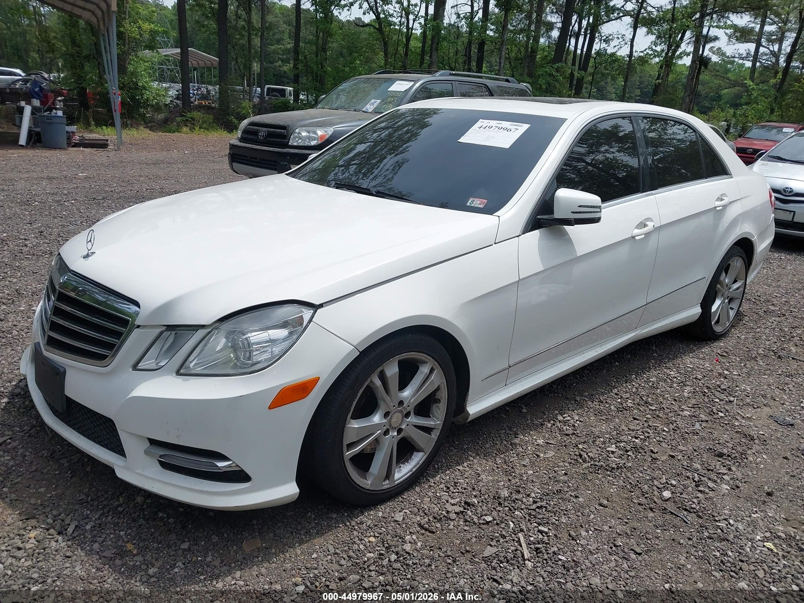 2013 Mercedes-benz E 350   White vin: WDDHF5KB6DA720325