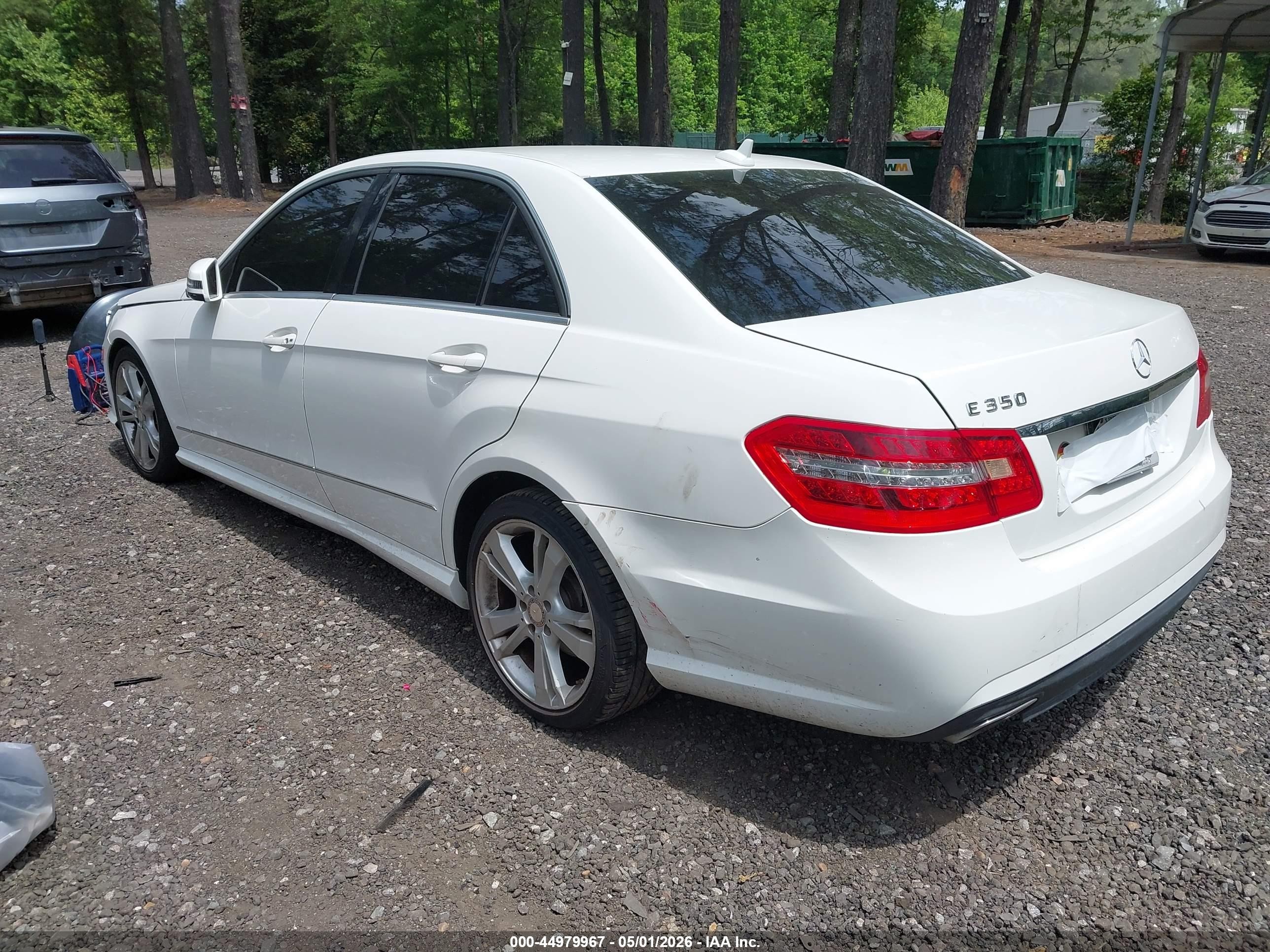 2013 Mercedes-benz E 350   White vin: WDDHF5KB6DA720325