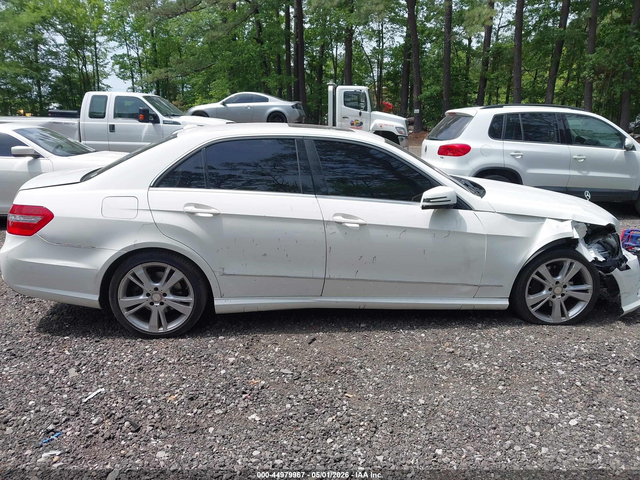 2013 Mercedes-benz E 350   White vin: WDDHF5KB6DA720325