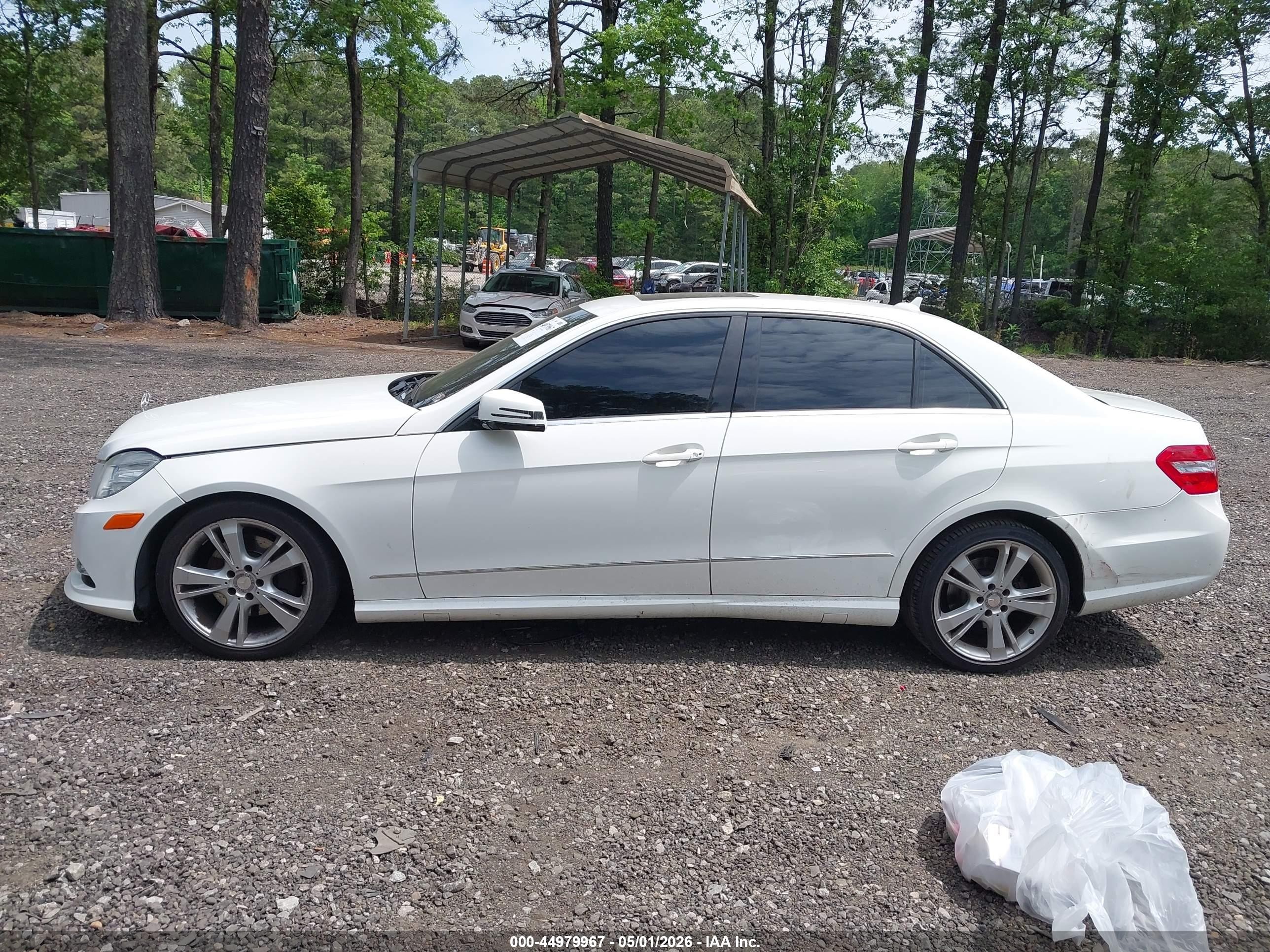 2013 Mercedes-benz E 350   White vin: WDDHF5KB6DA720325
