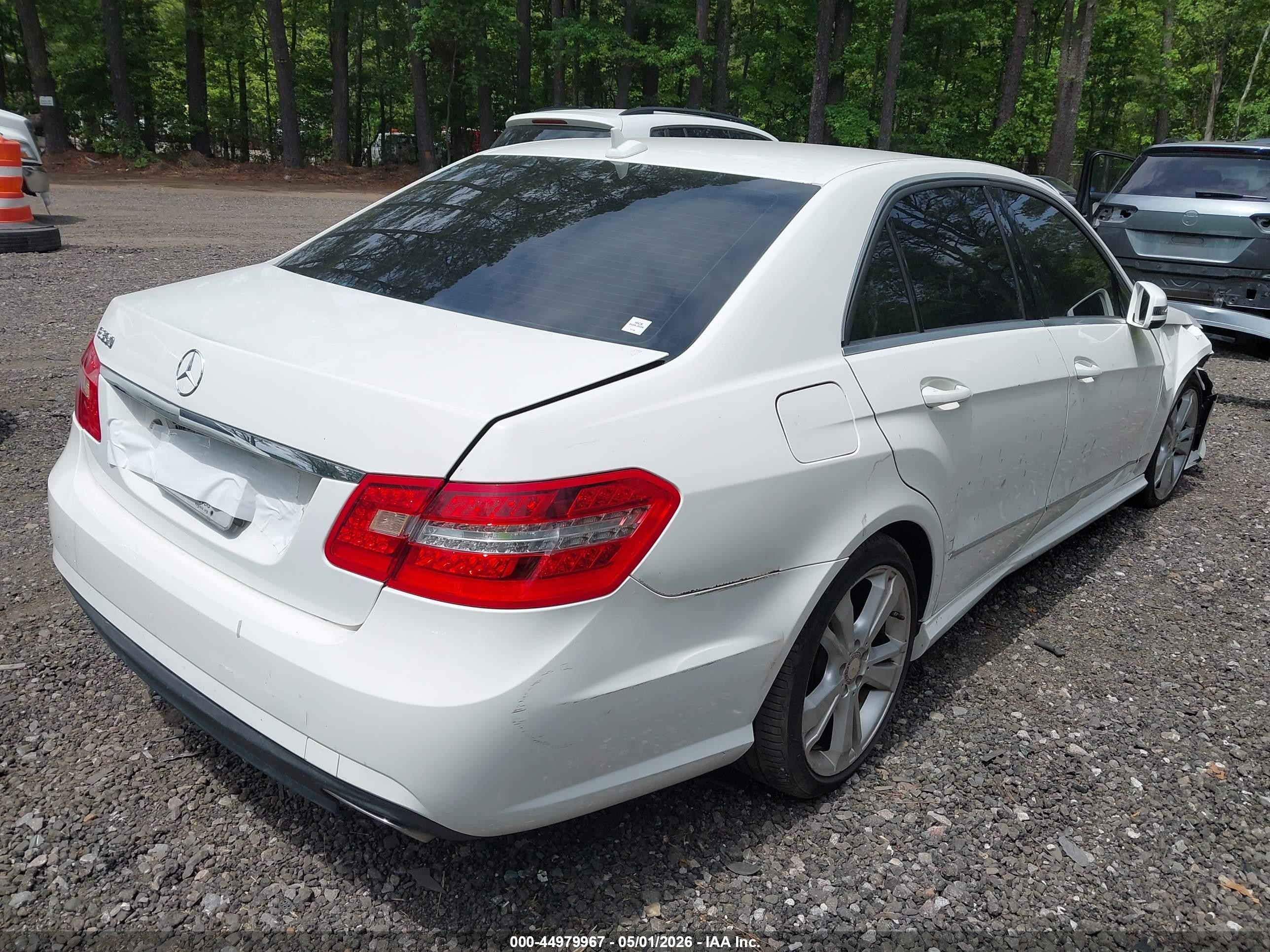 2013 Mercedes-benz E 350   White vin: WDDHF5KB6DA720325