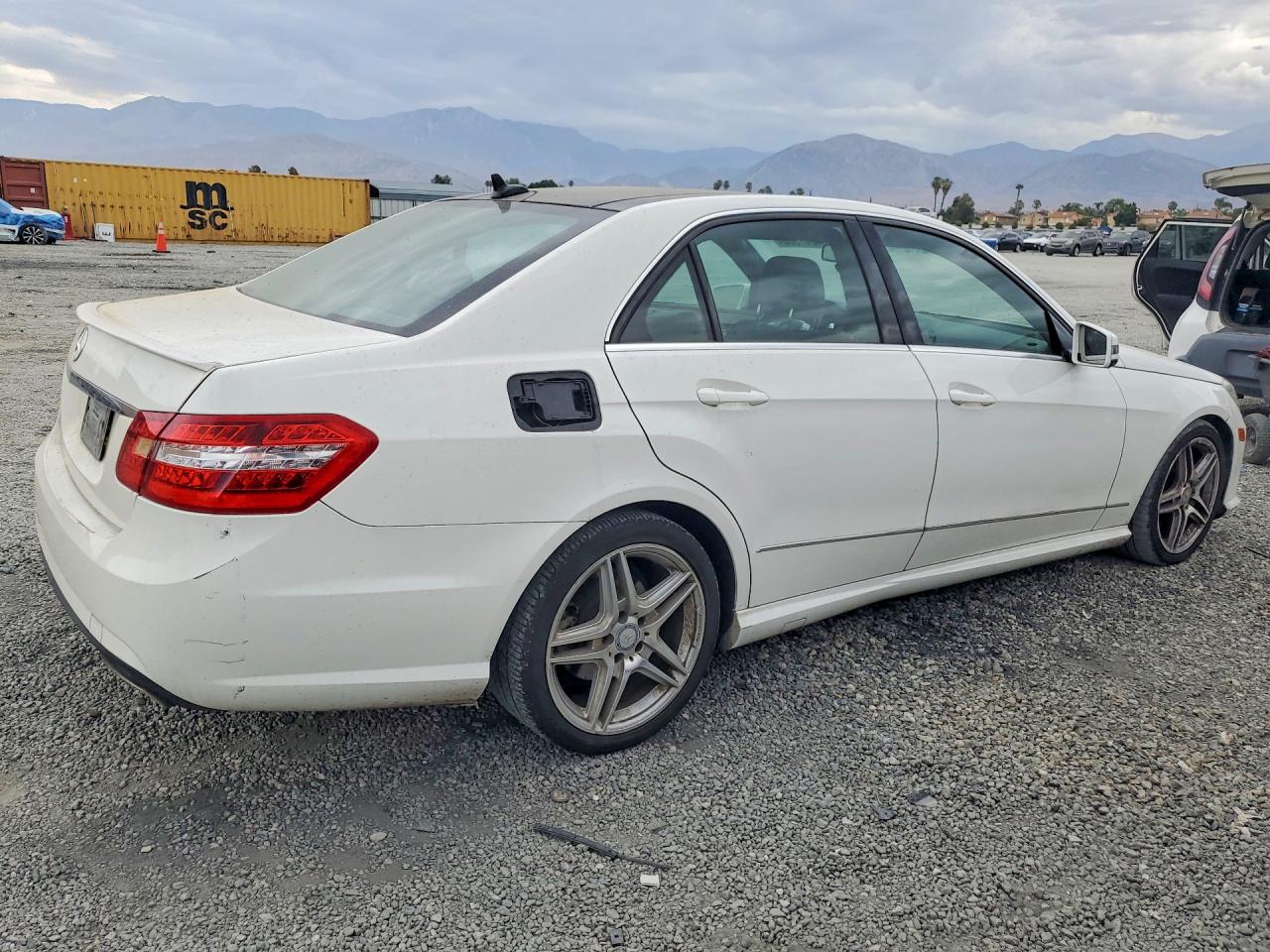 2013 Mercedes-benz E 350 White vin: WDDHF5KB6DA739280
