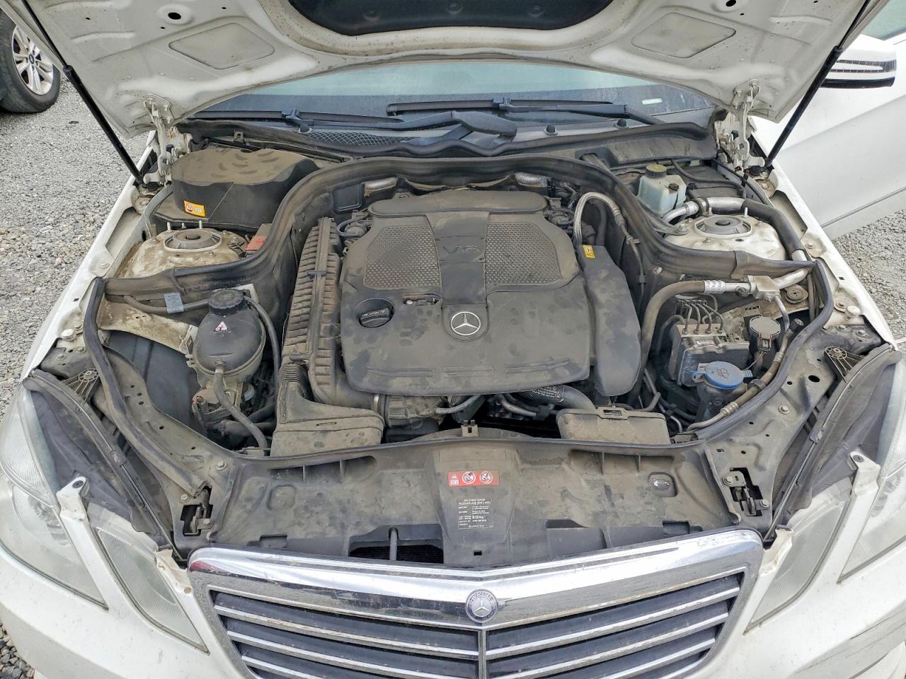 2013 Mercedes-benz E 350 White vin: WDDHF5KB6DA739280
