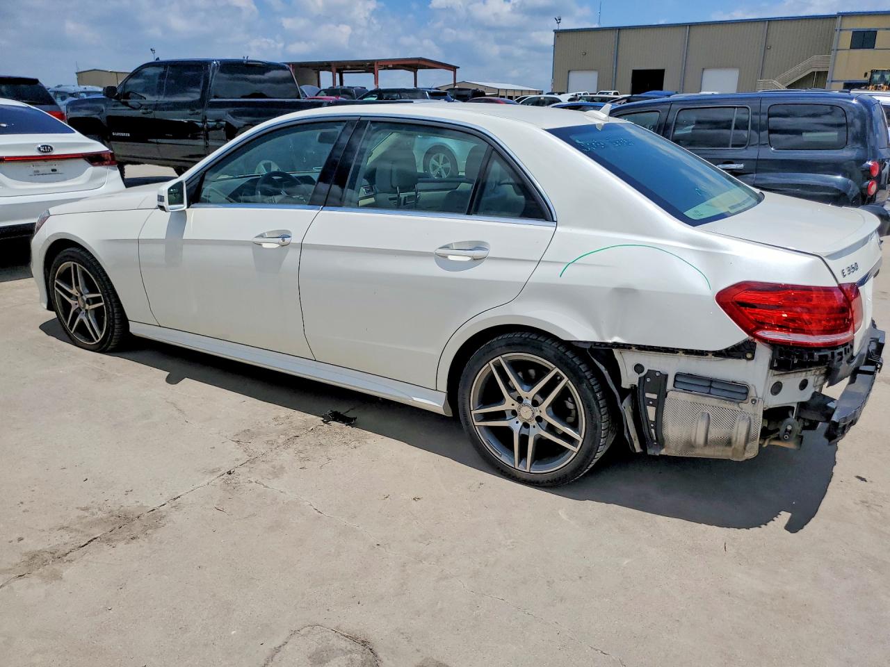 2014 Mercedes-benz E 350 Белый vin: WDDHF5KB6EA796368
