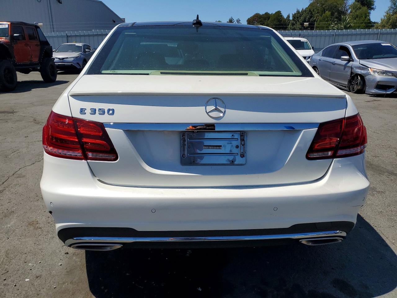 2014 Mercedes-benz E 350 White vin: WDDHF5KB6EA878245