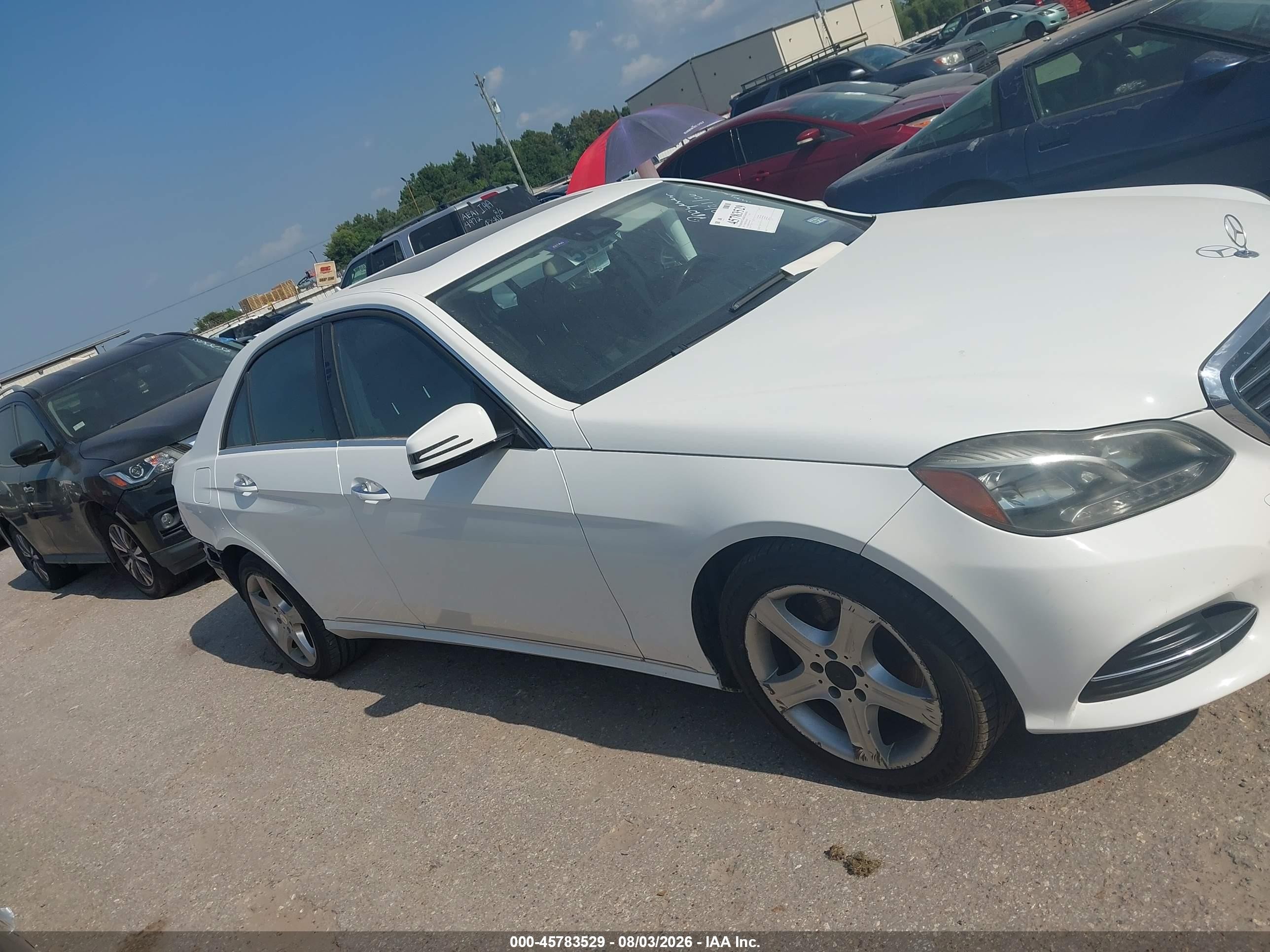 2014 Mercedes-benz E 350   Белый vin: WDDHF5KB6EA890590
