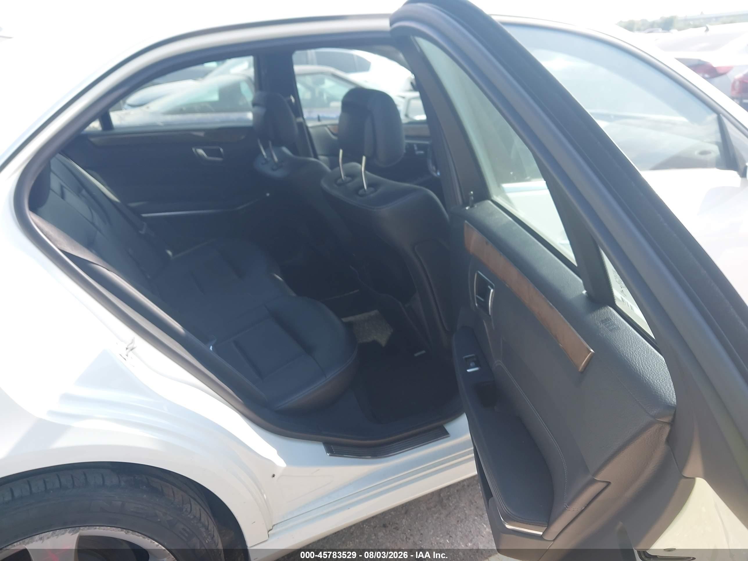 2014 Mercedes-benz E 350   Белый vin: WDDHF5KB6EA890590