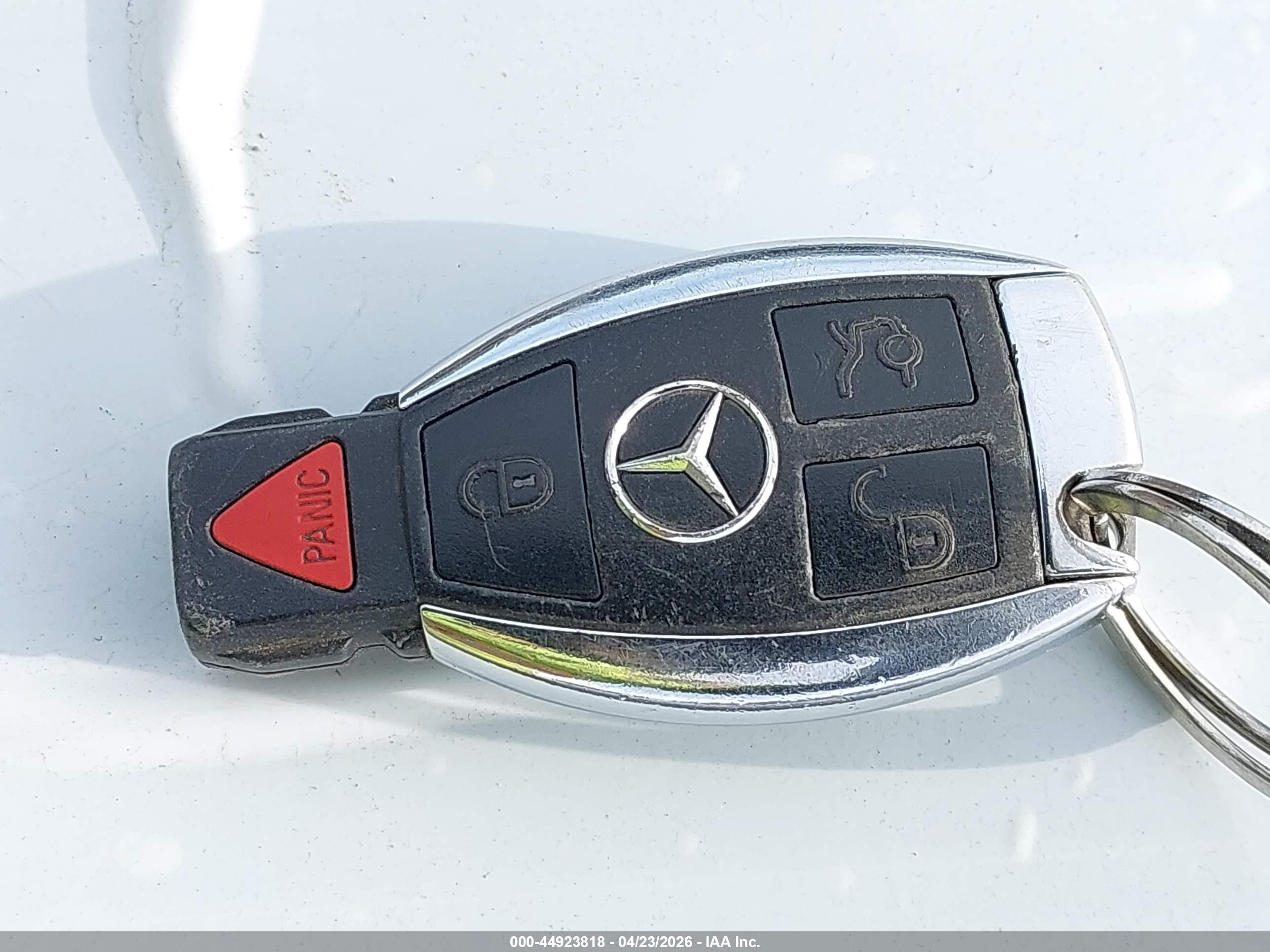 2014 Mercedes-benz E 350   Black vin: WDDHF5KB6EA925337