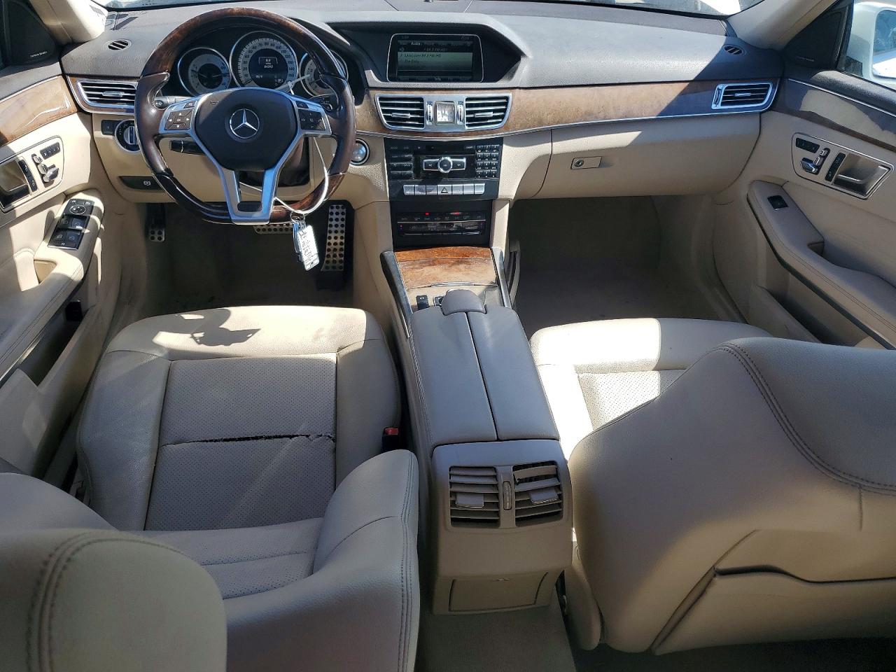 2014 Mercedes-benz E 350 White vin: WDDHF5KB6EB017156