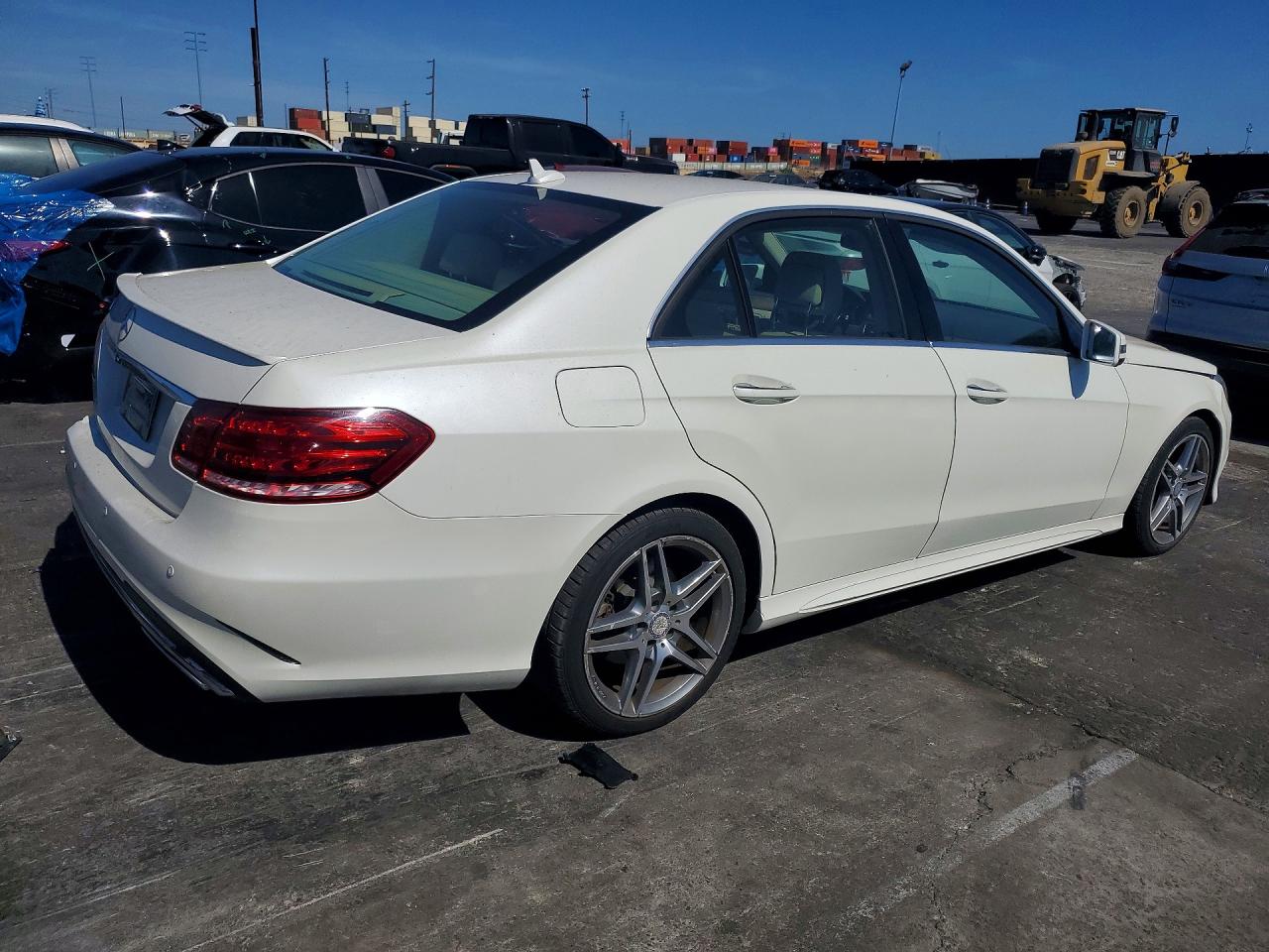2014 Mercedes-benz E 350 White vin: WDDHF5KB6EB017156