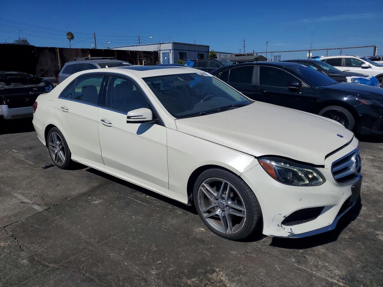 2014 Mercedes-benz E 350 White vin: WDDHF5KB6EB017156