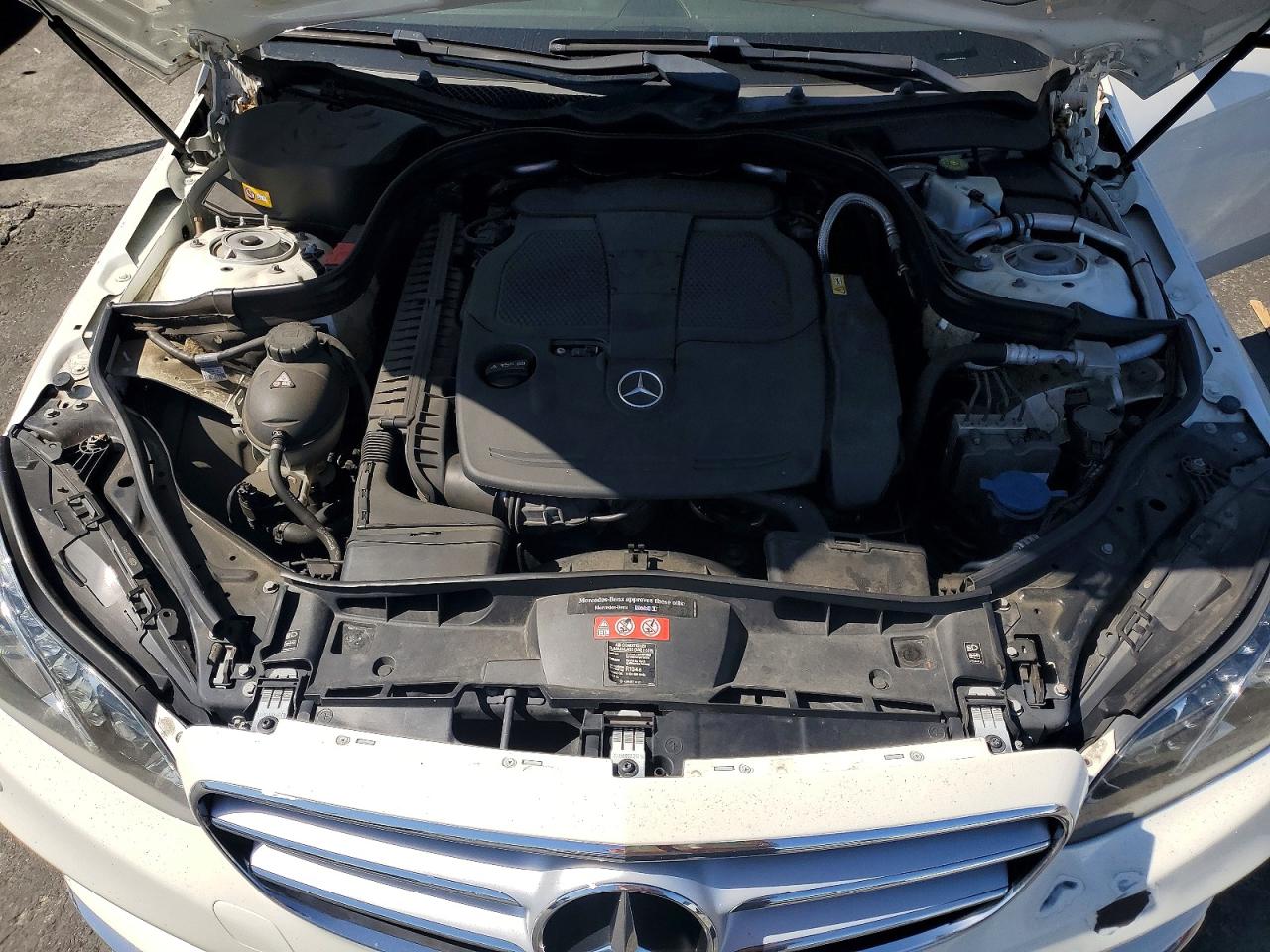 2014 Mercedes-benz E 350 White vin: WDDHF5KB6EB017156