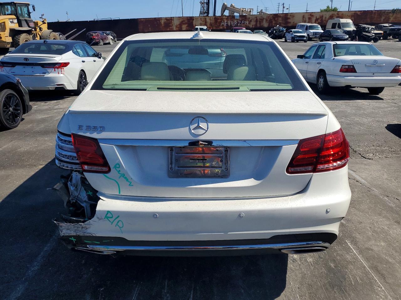 2014 Mercedes-benz E 350 White vin: WDDHF5KB6EB017156