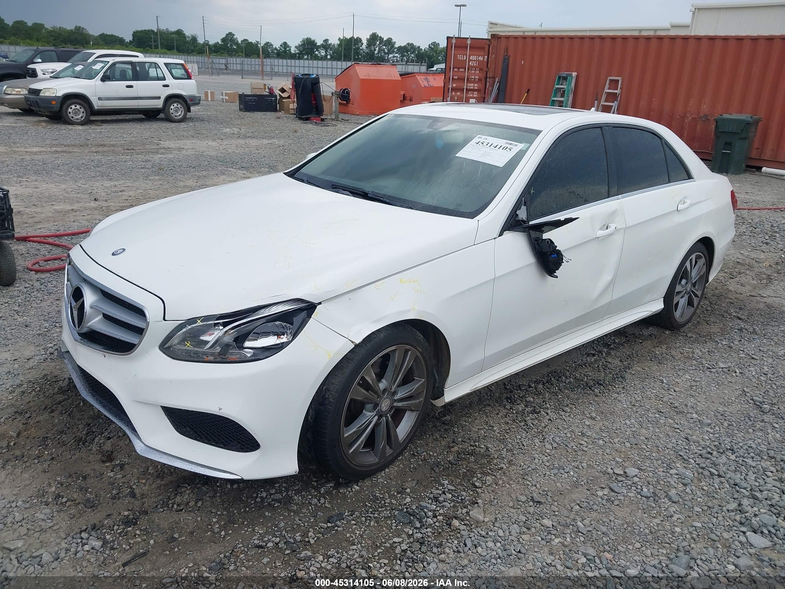 2014 Mercedes-benz E 350   White vin: WDDHF5KB6EB024608