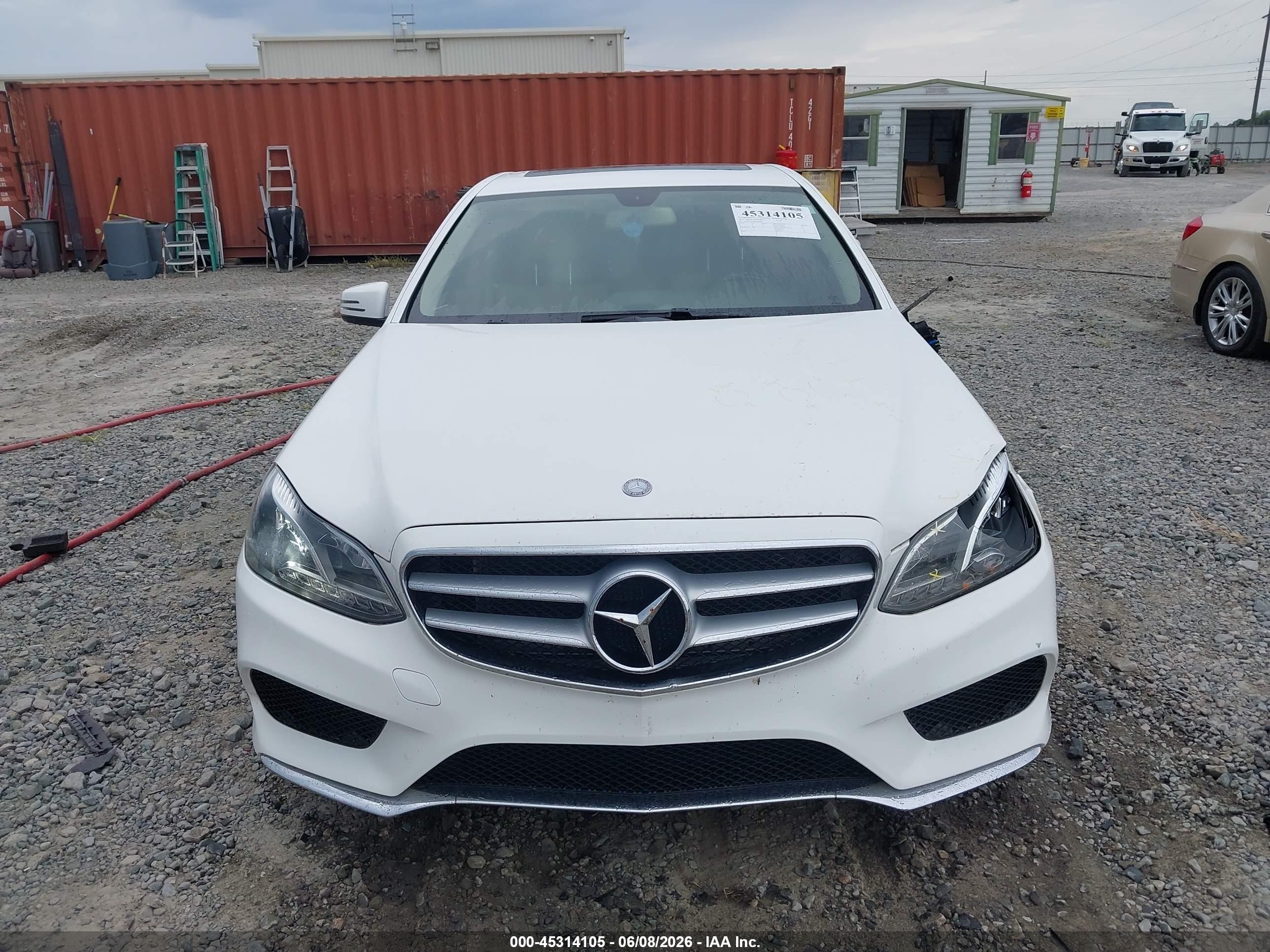 2014 Mercedes-benz E 350   White vin: WDDHF5KB6EB024608