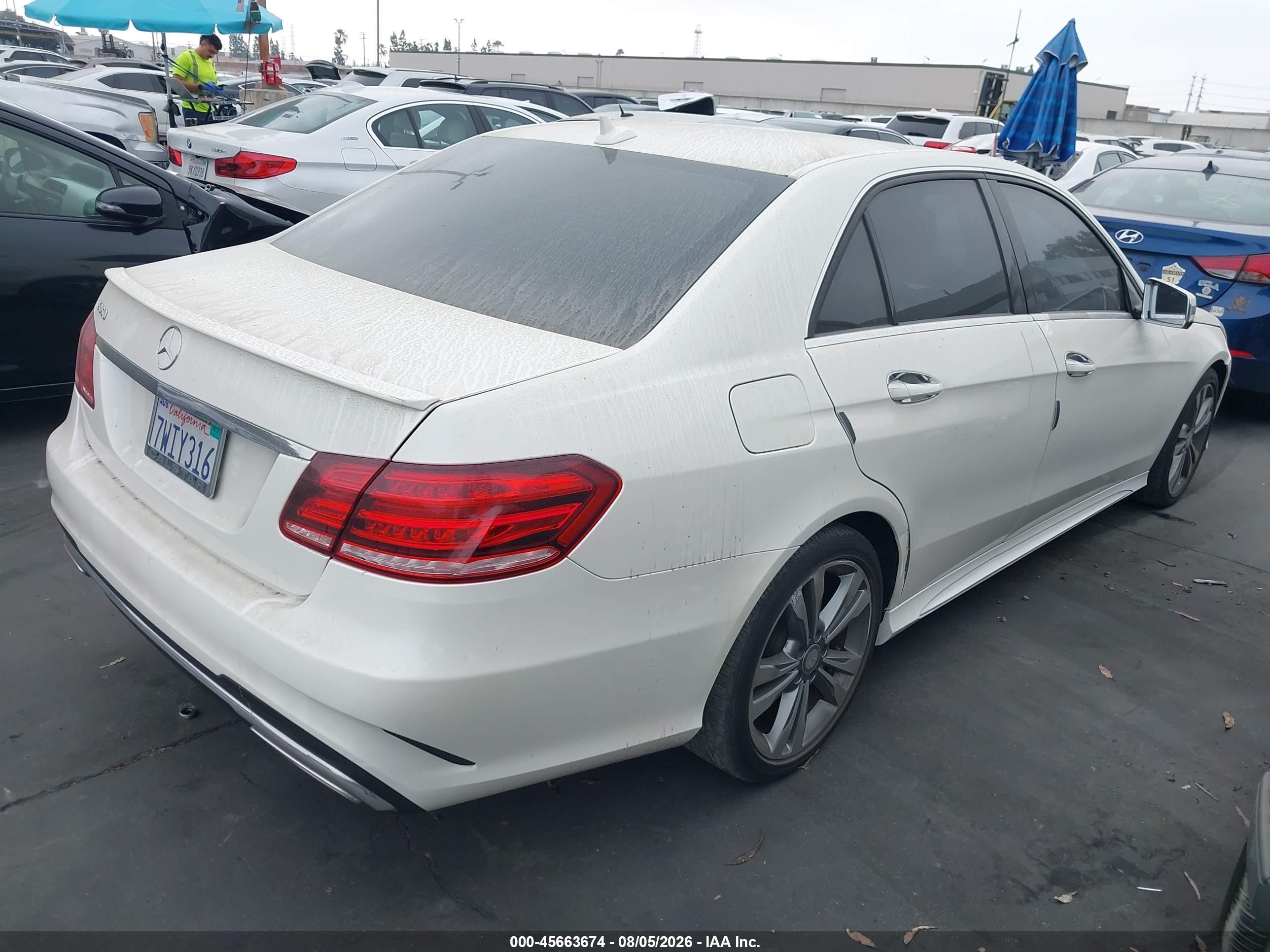 2014 Mercedes-benz E 350 Белый vin: WDDHF5KB6EB033731
