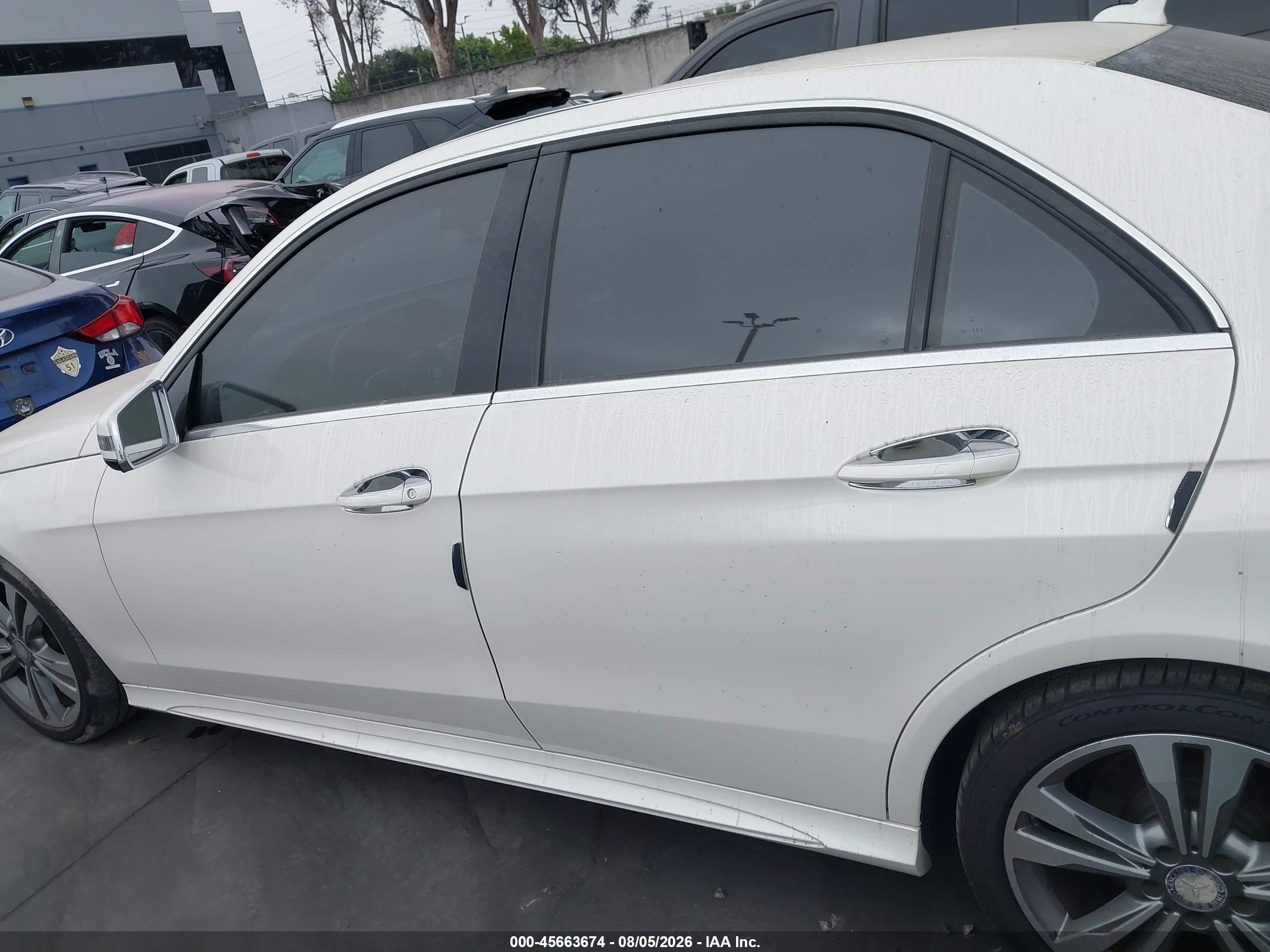 2014 Mercedes-benz E 350 Белый vin: WDDHF5KB6EB033731