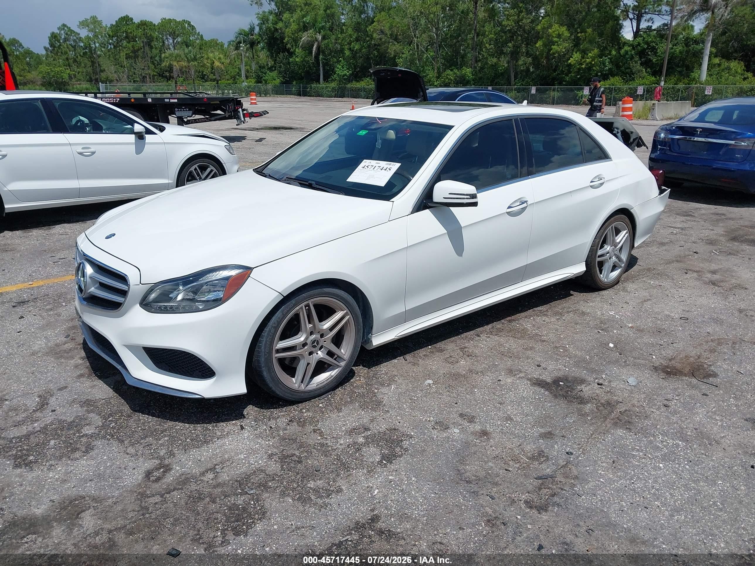 2014 Mercedes-benz E 350   White vin: WDDHF5KB6EB036371