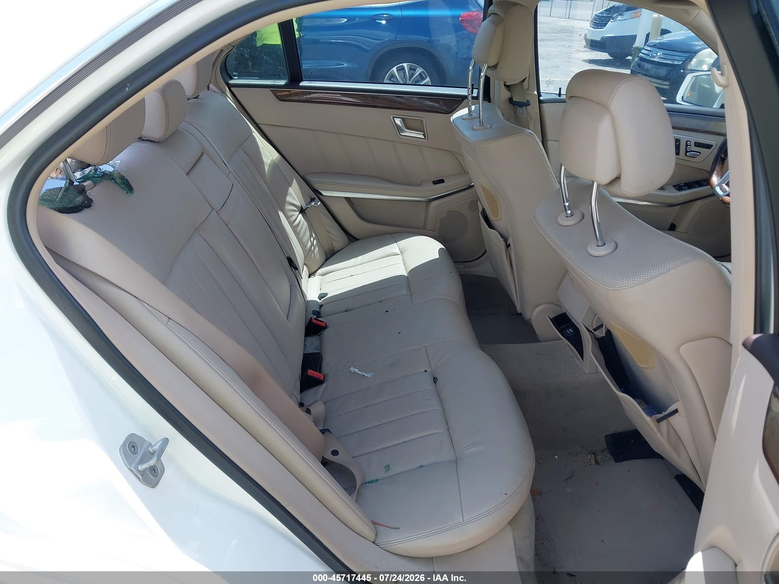 2014 Mercedes-benz E 350   White vin: WDDHF5KB6EB036371