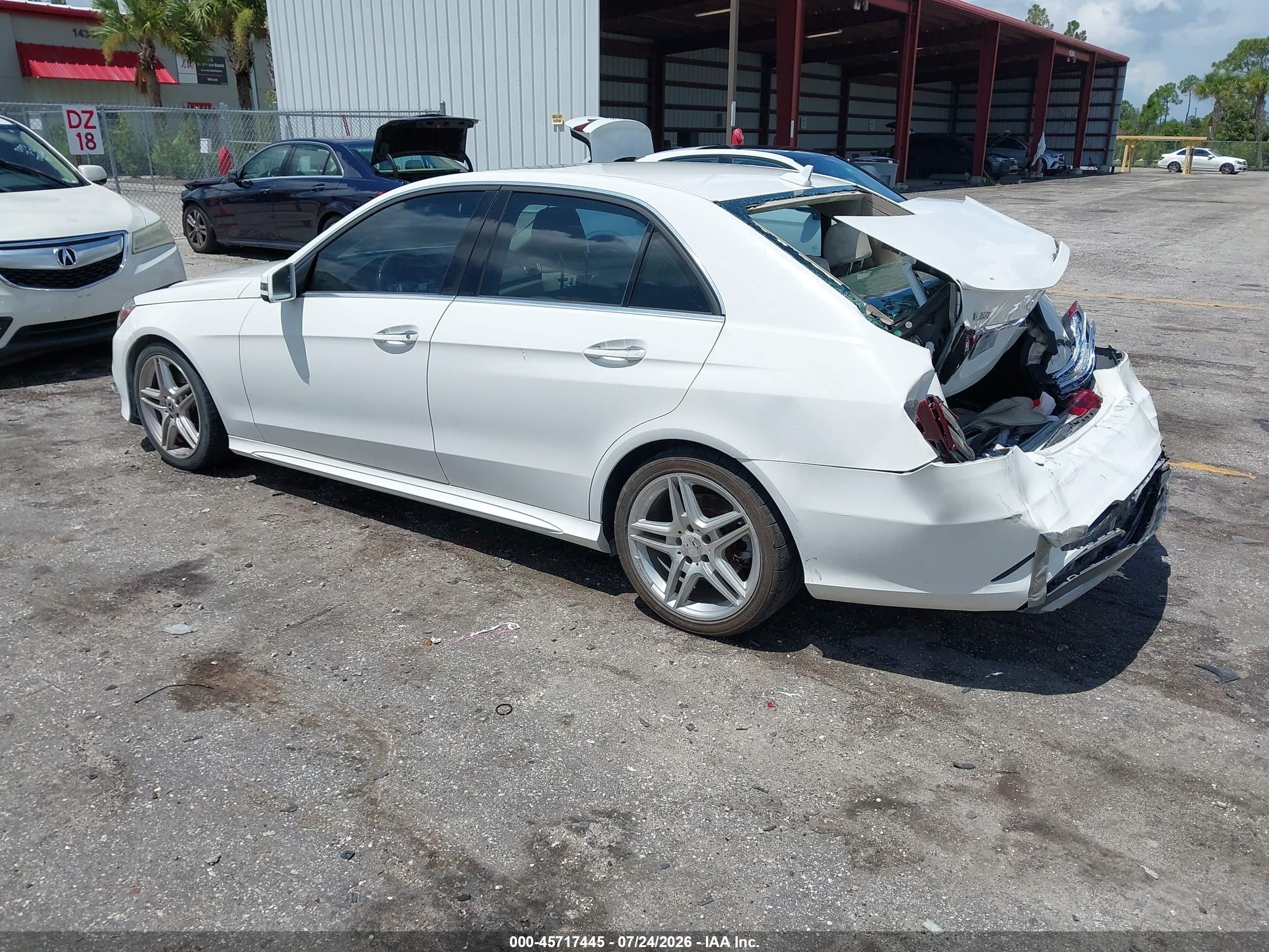 2014 Mercedes-benz E 350   White vin: WDDHF5KB6EB036371