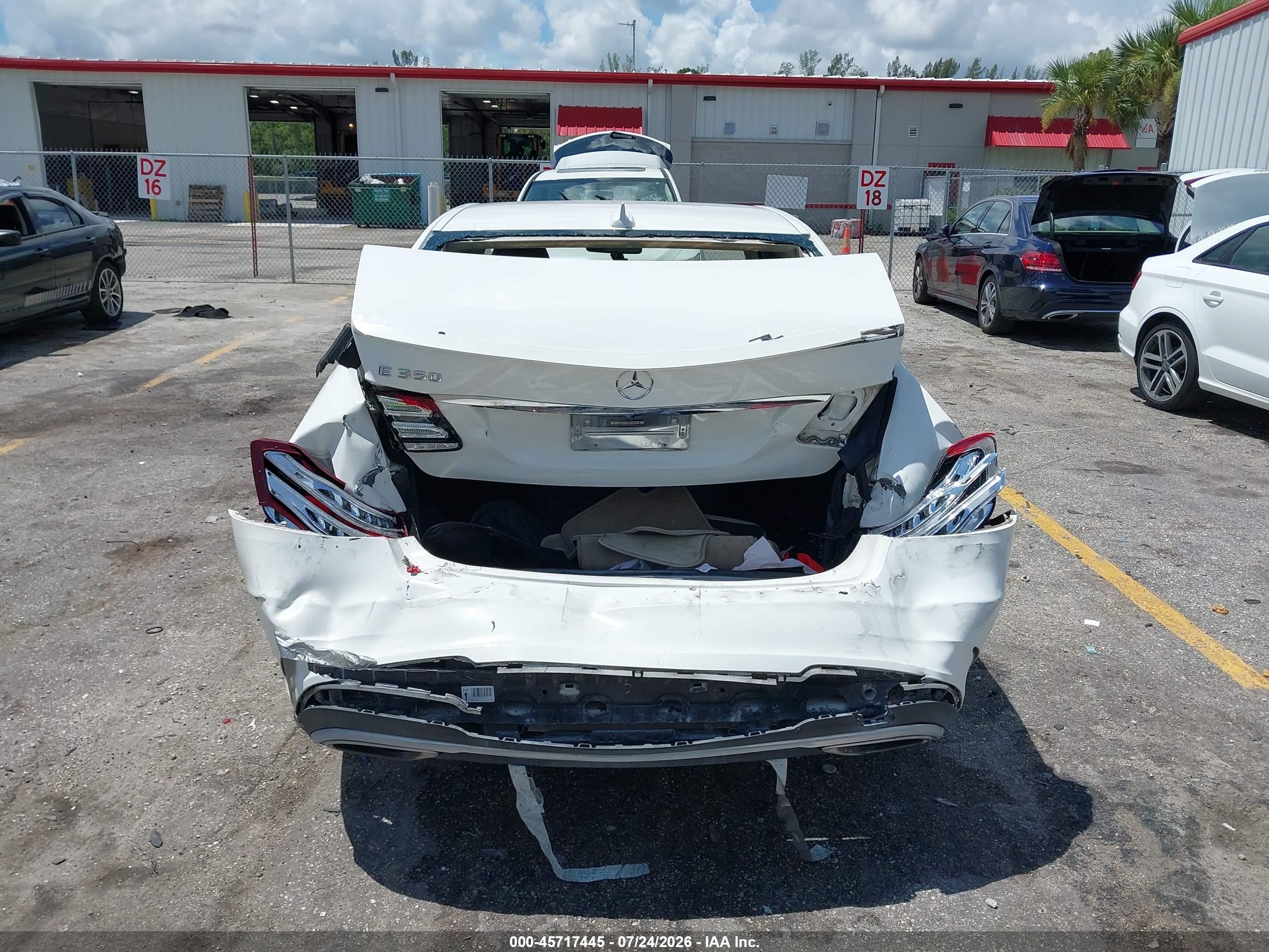 2014 Mercedes-benz E 350   White vin: WDDHF5KB6EB036371