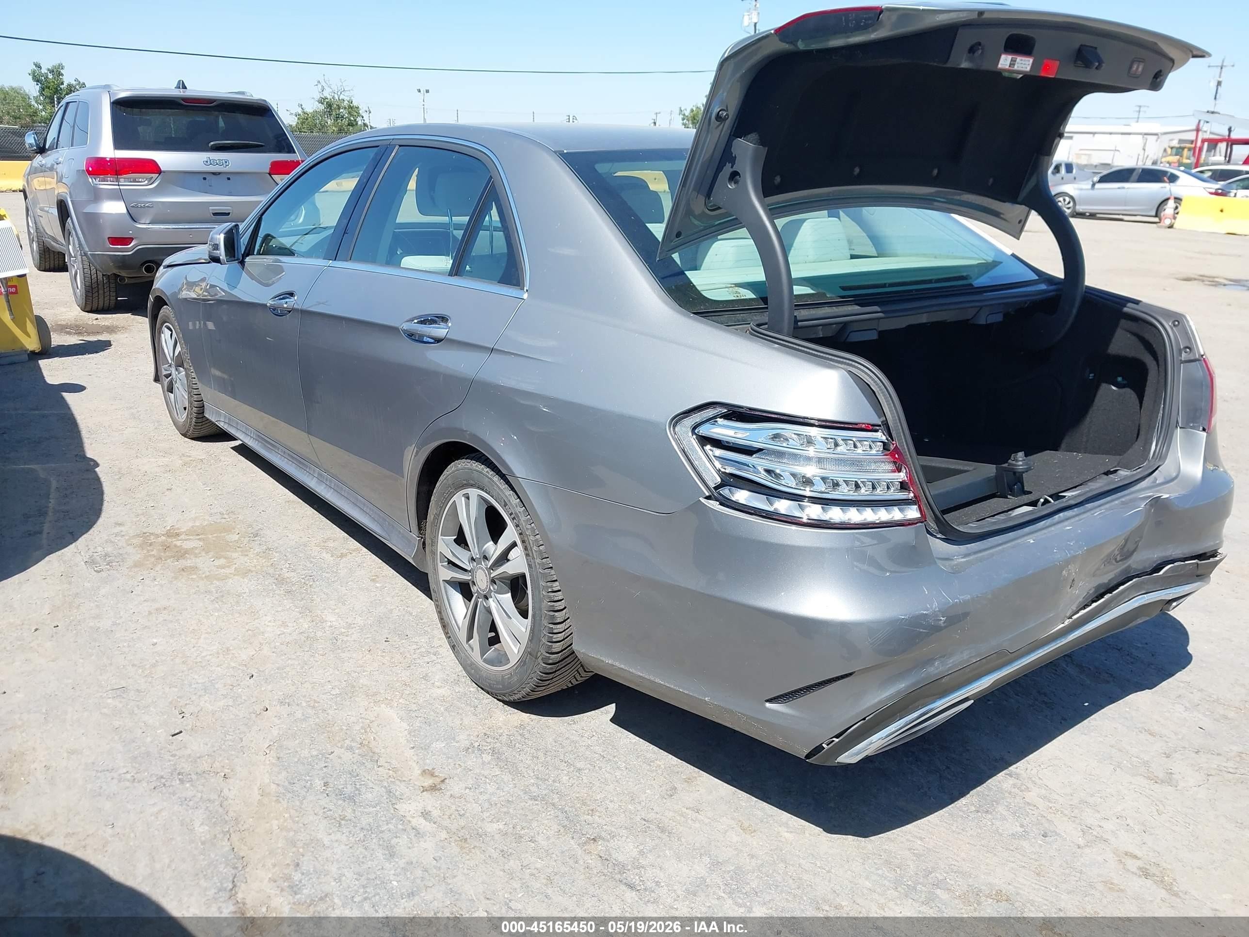 2015 Mercedes-benz E 350   Серый vin: WDDHF5KB6FB117405