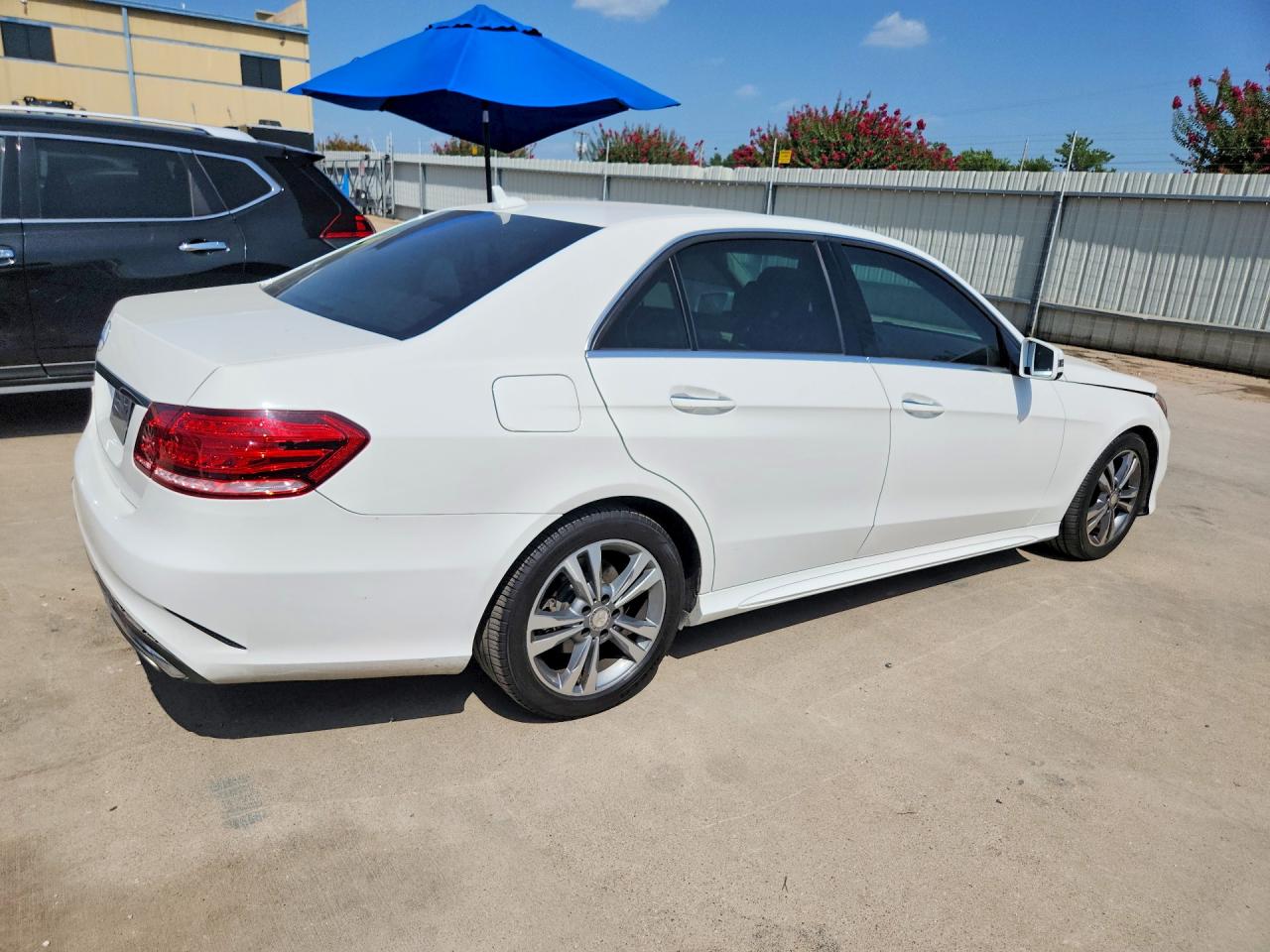 2015 Mercedes-benz E 350 White vin: WDDHF5KB6FB122958