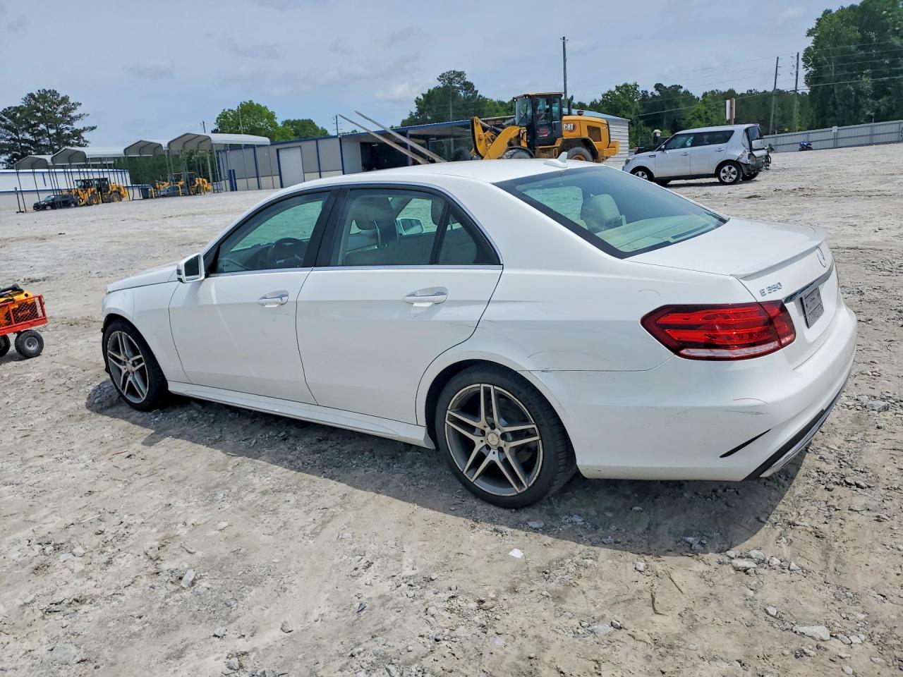 2015 Mercedes-benz E 350 White vin: WDDHF5KB6FB126346