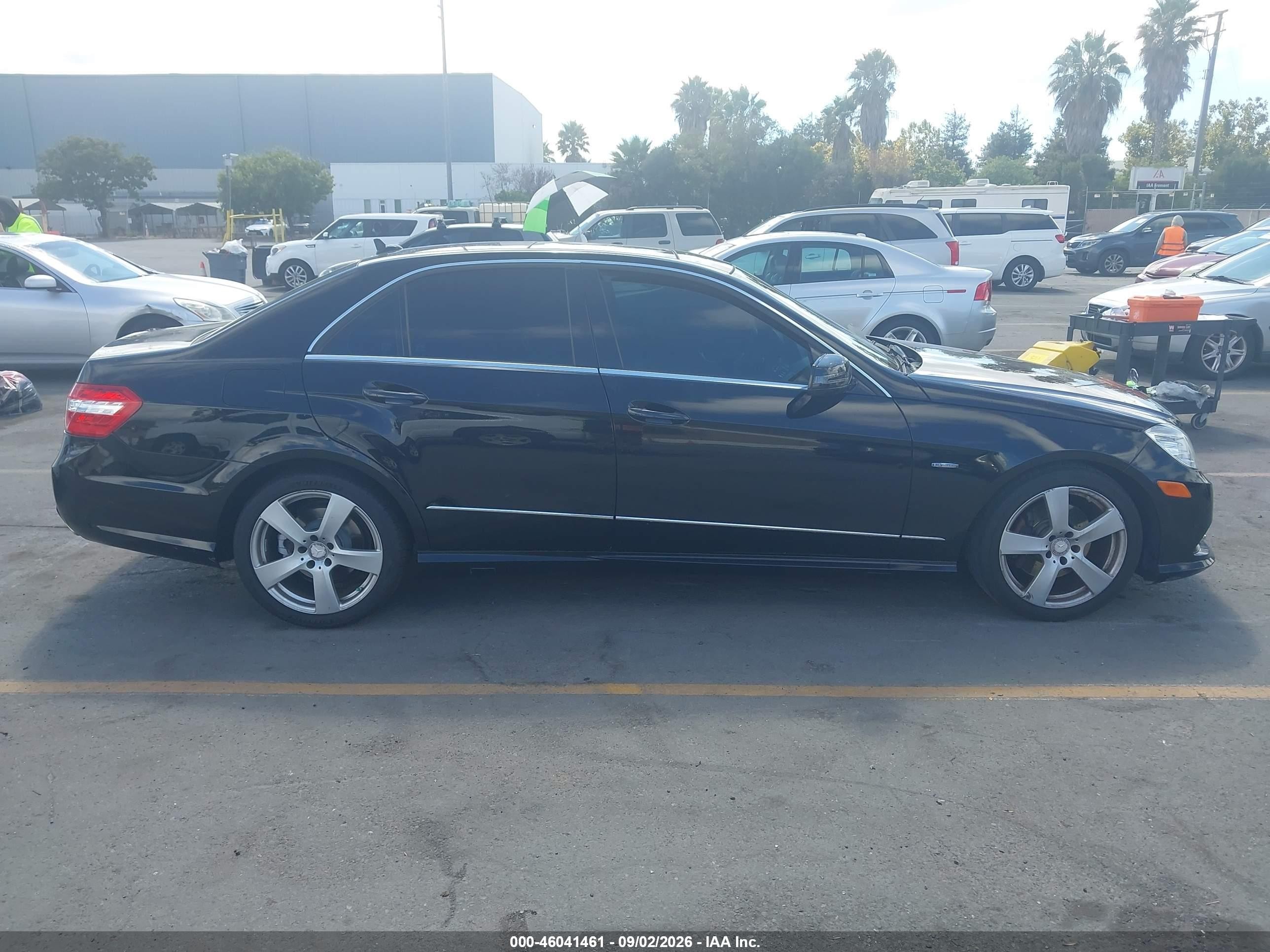 2012 Mercedes-benz E 350 Black vin: WDDHF5KB7CA572345