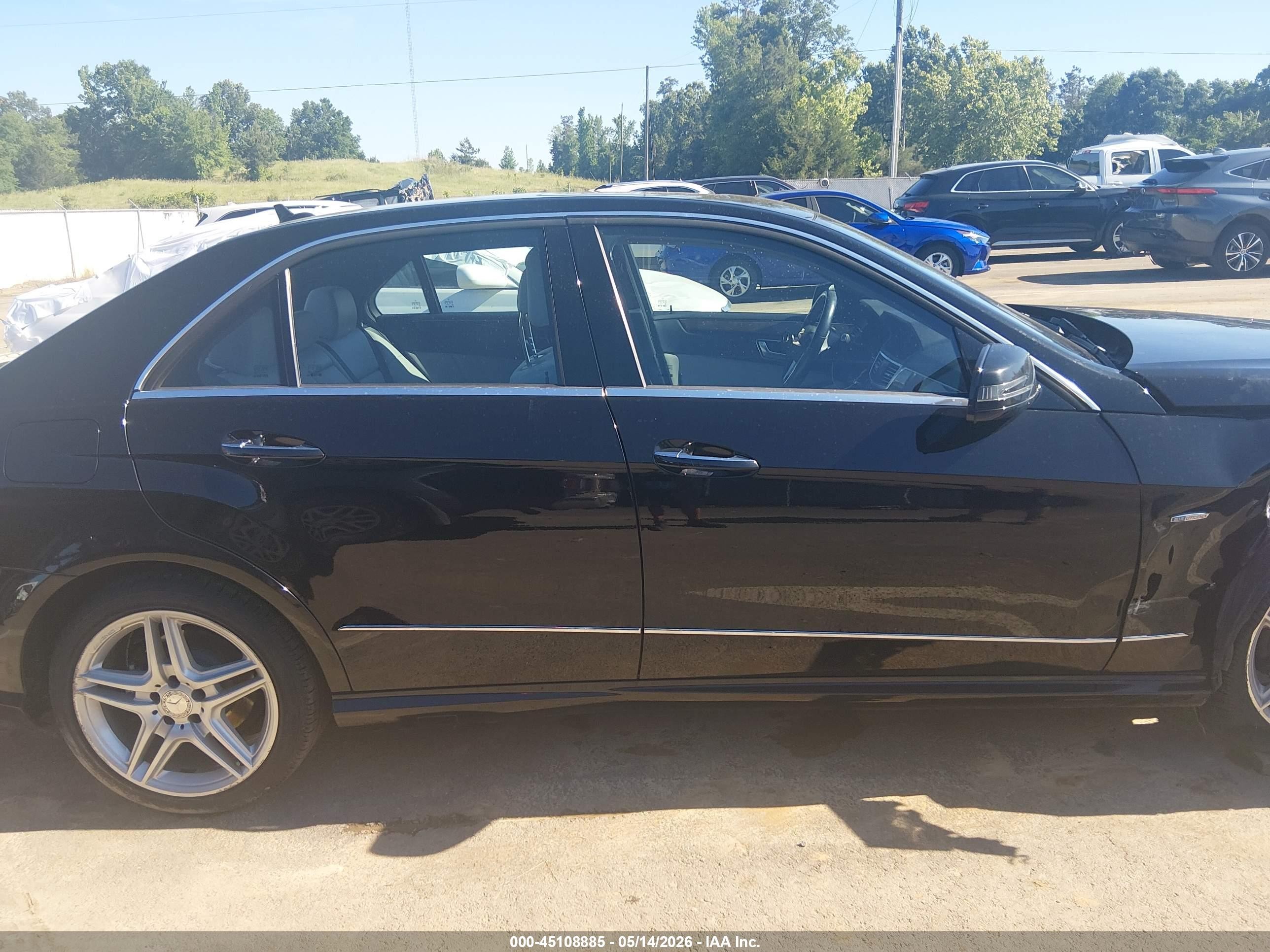 2012 Mercedes-benz E 350   Black vin: WDDHF5KB7CA594104