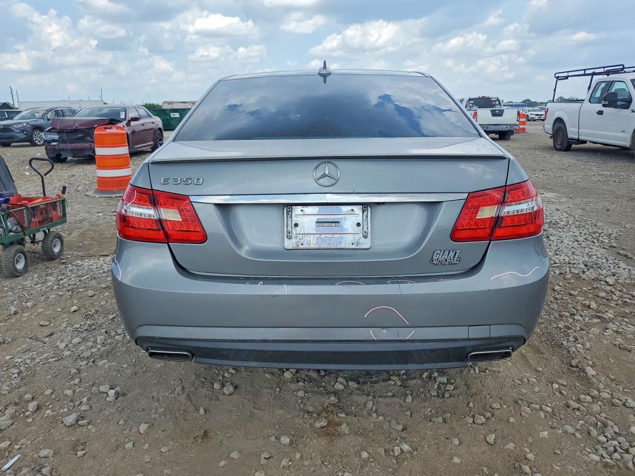 2013 Mercedes-benz E 350 Серый vin: WDDHF5KB7DA662967