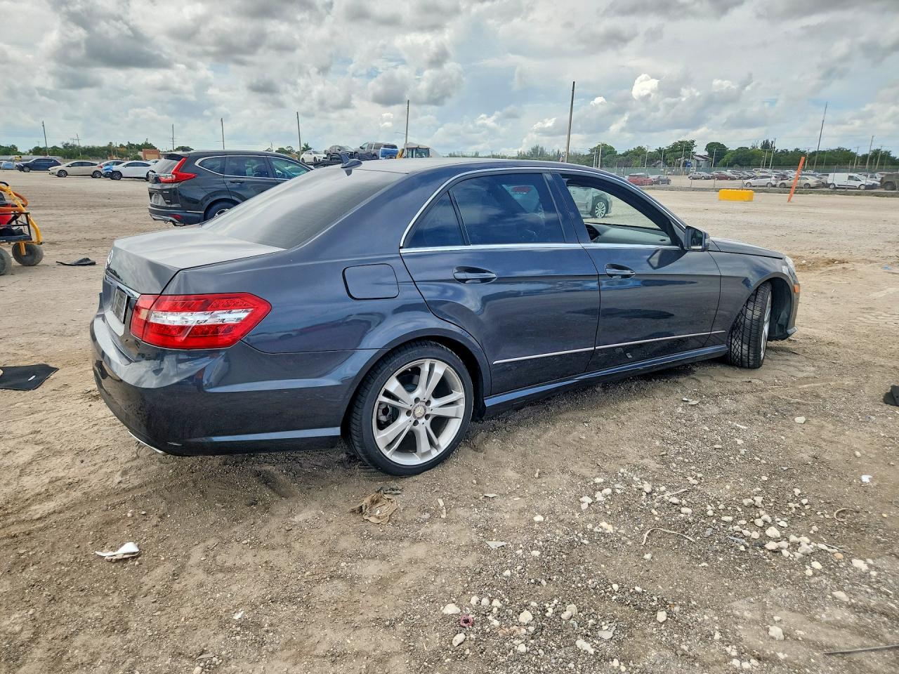 2013 Mercedes-benz E 350 Black vin: WDDHF5KB7DA666520