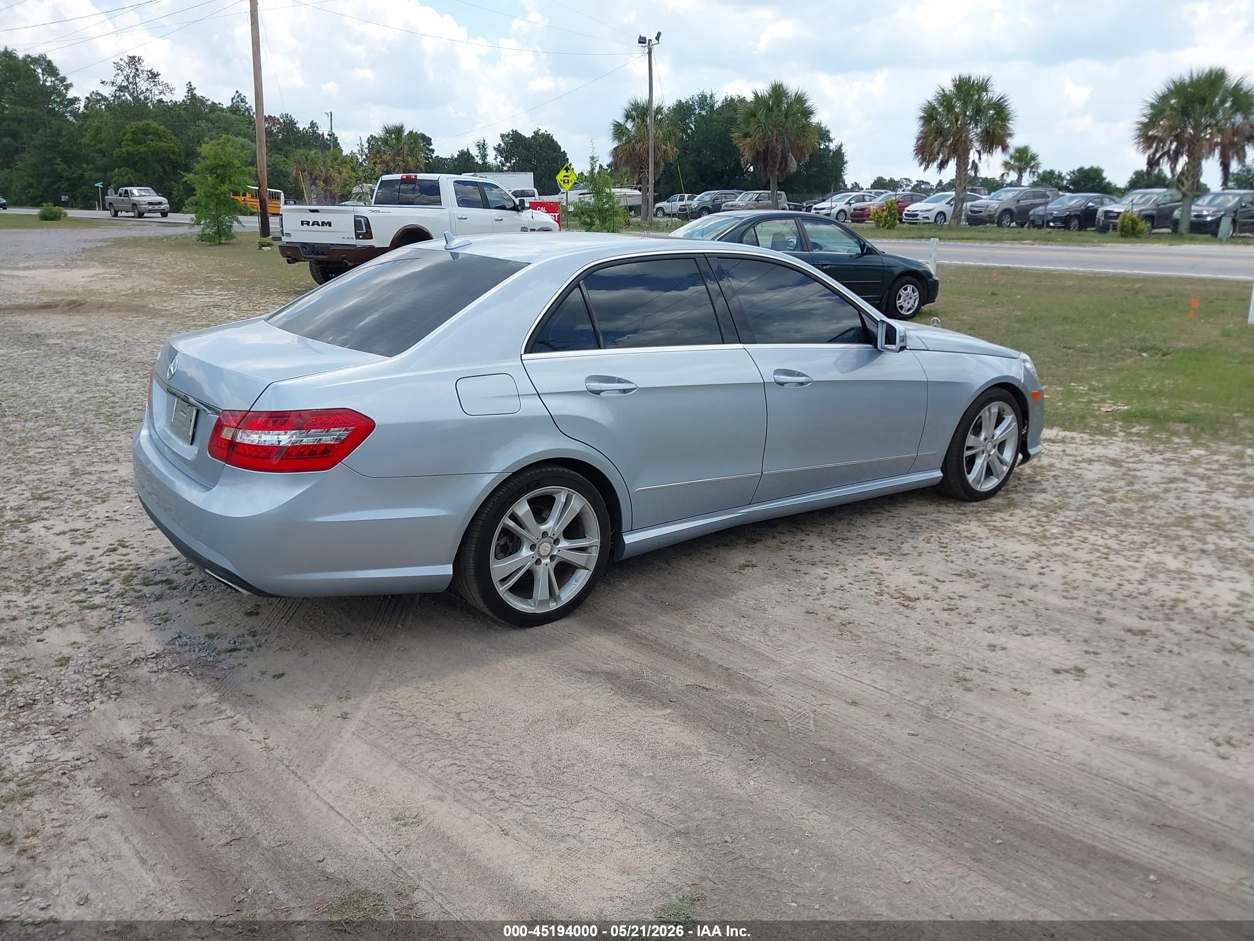 2013 Mercedes-benz E 350   Серебряный vin: WDDHF5KB7DA668171