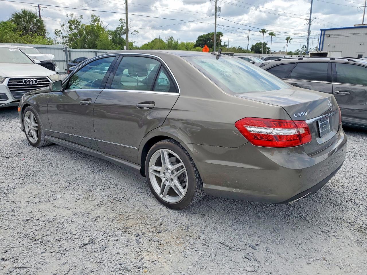 2013 Mercedes-benz E 350 Brown vin: WDDHF5KB7DA706773