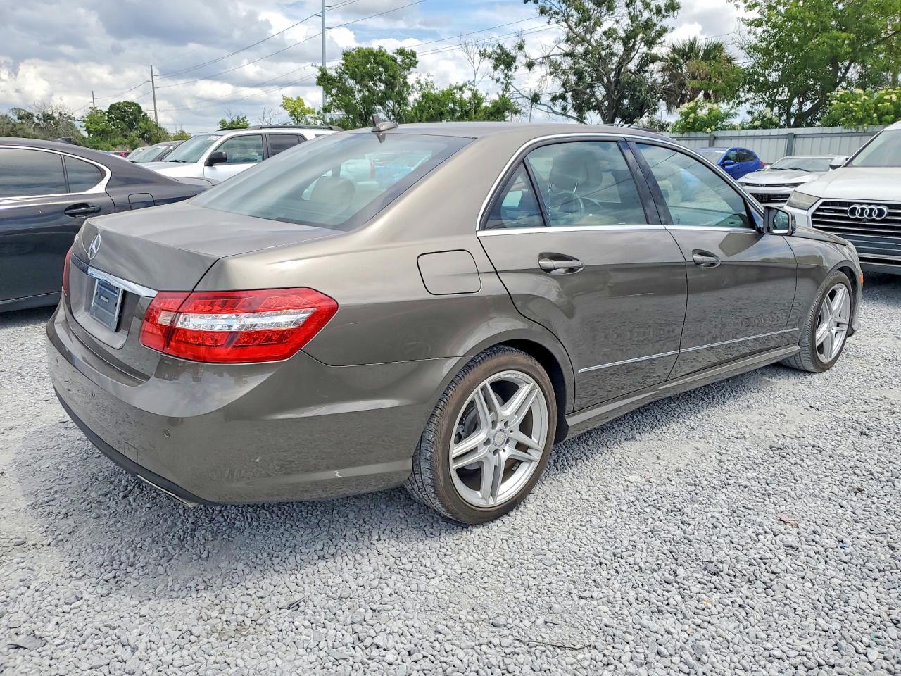 2013 Mercedes-benz E 350 Brown vin: WDDHF5KB7DA706773
