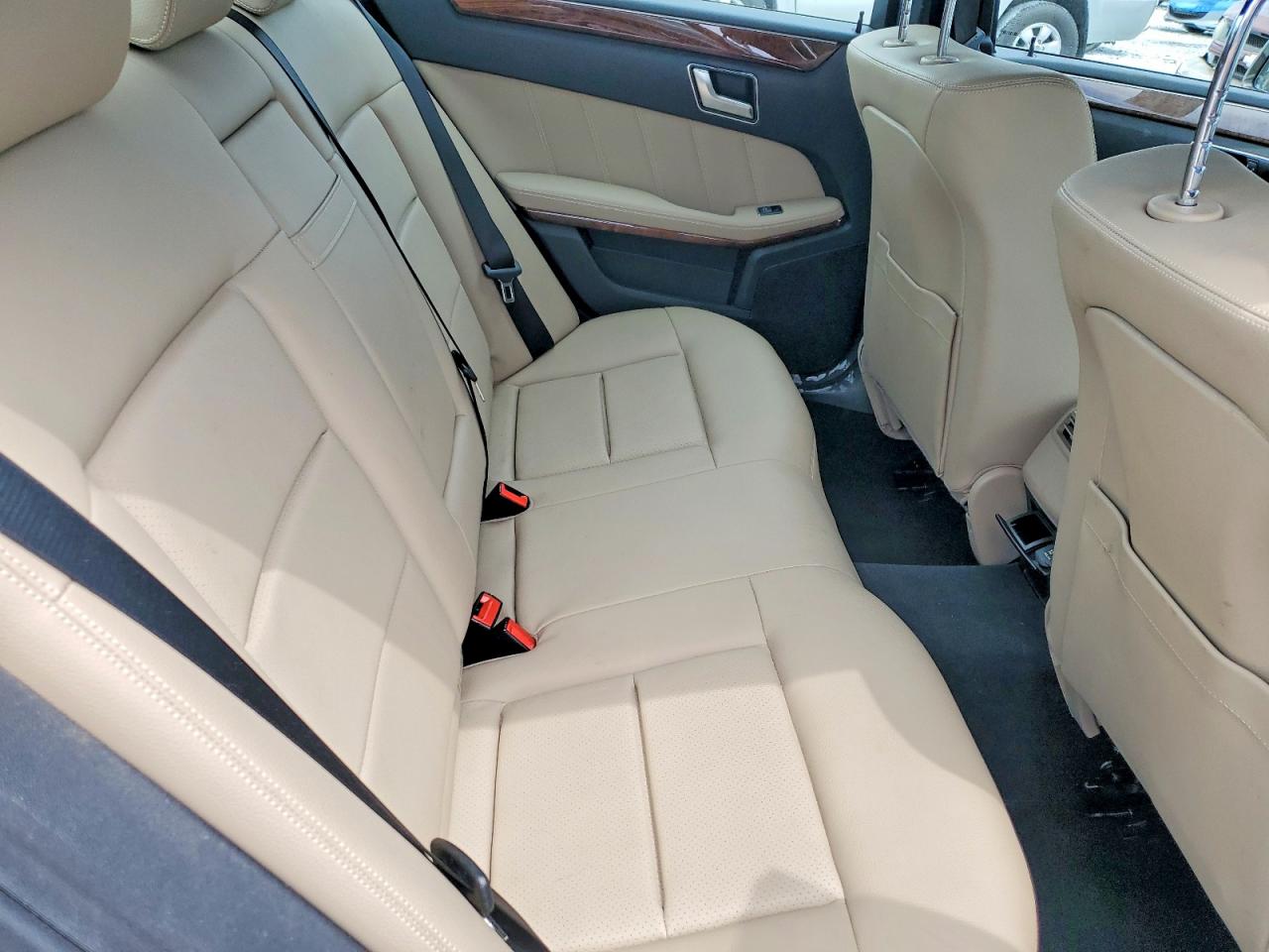 2013 Mercedes-benz E 350 Brown vin: WDDHF5KB7DA706773