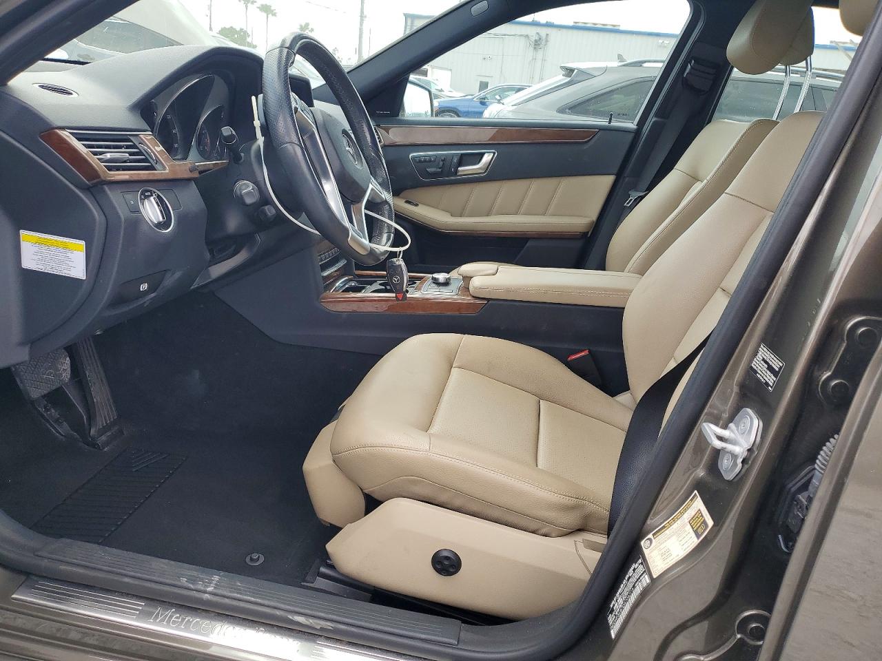 2013 Mercedes-benz E 350 Brown vin: WDDHF5KB7DA706773